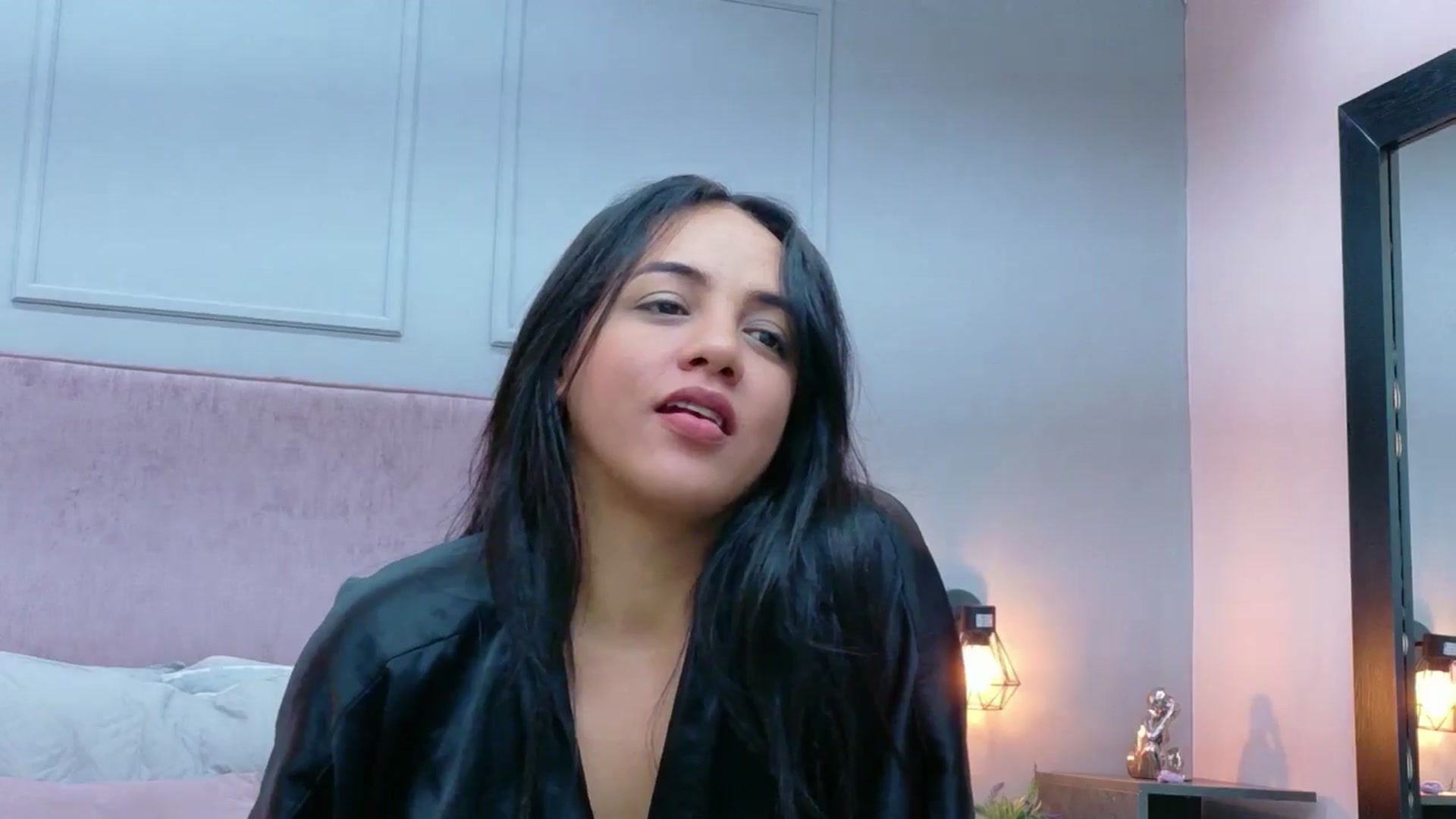 Gallery image thumbnail from CamilaHill's myfreecams stream on, 01/17/2026, 18:53 image 16 of 20