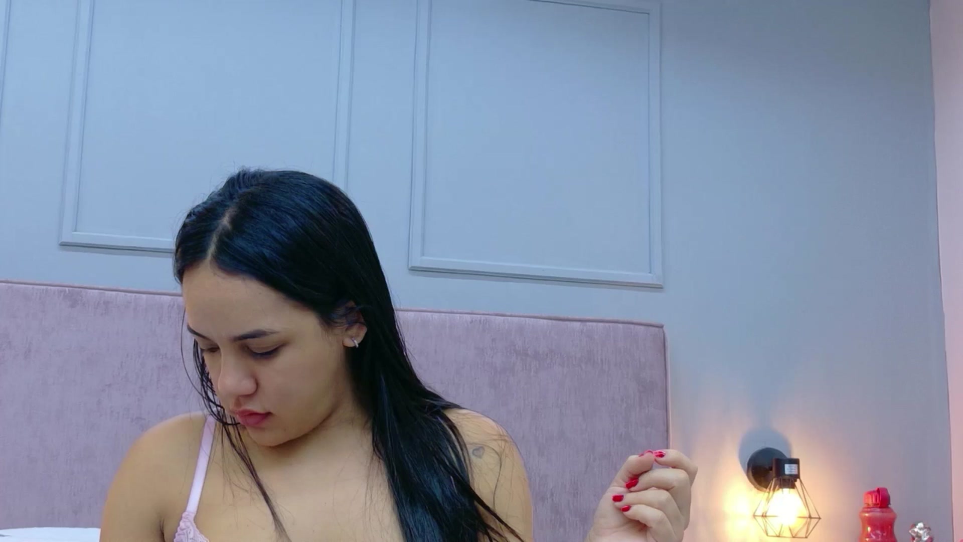 Gallery image thumbnail from CamilaHill's myfreecams stream on, 01/29/2026, 17:36 image 1 of 20