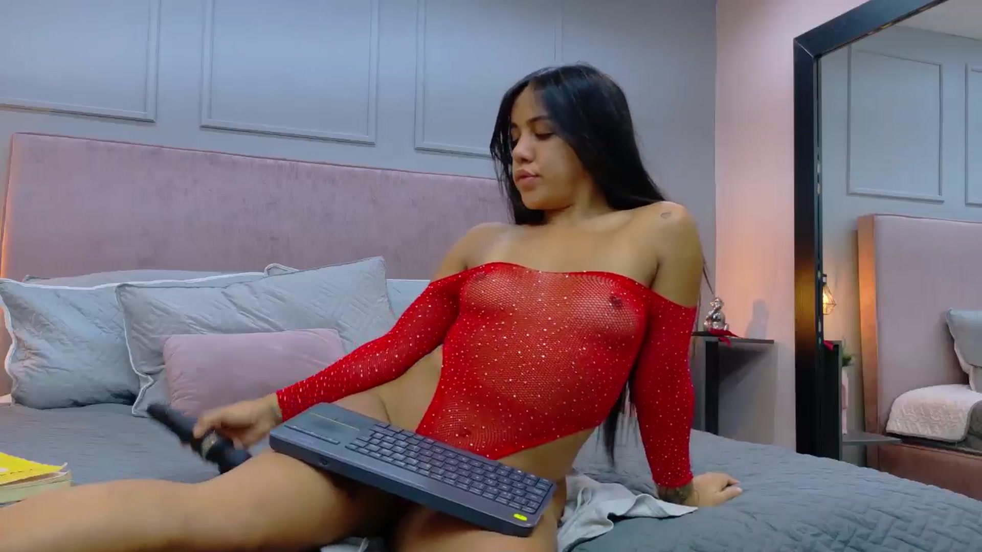Gallery image thumbnail from CamilaHill's myfreecams stream on, 02/17/2026, 17:24 image 19 of 20