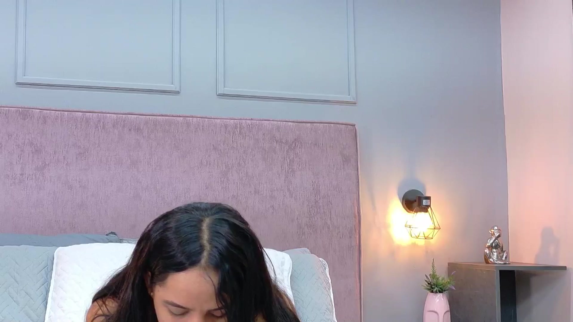 Gallery image thumbnail from CamilaHill's myfreecams stream on, 03/10/2026, 16:23 image 17 of 20