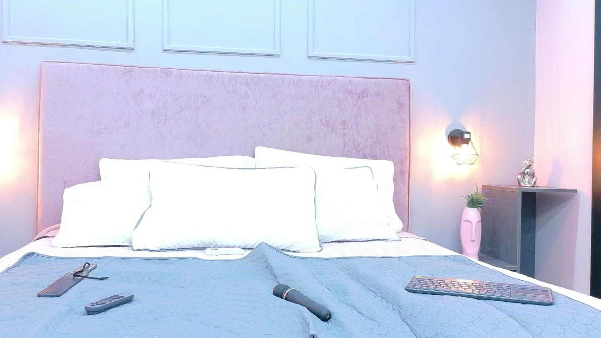 Gallery image thumbnail from CamilaHill's myfreecams stream on, 03/28/2026, 16:09 image 12 of 20