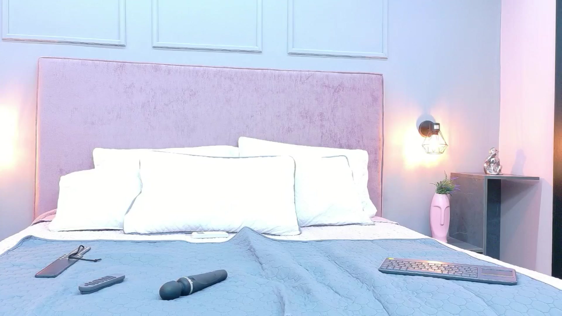 Gallery image thumbnail from CamilaHill's myfreecams stream on, 03/28/2026, 16:09 image 14 of 20