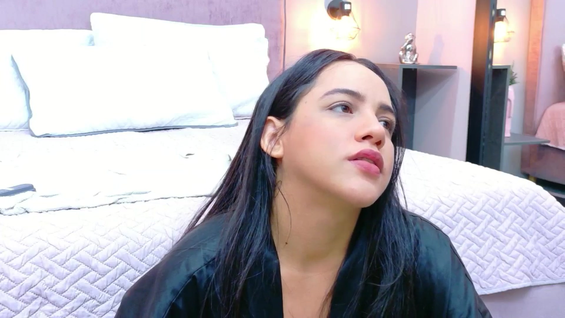 Gallery image thumbnail from CamilaHill's myfreecams stream on, 03/28/2026, 18:17 image 13 of 20