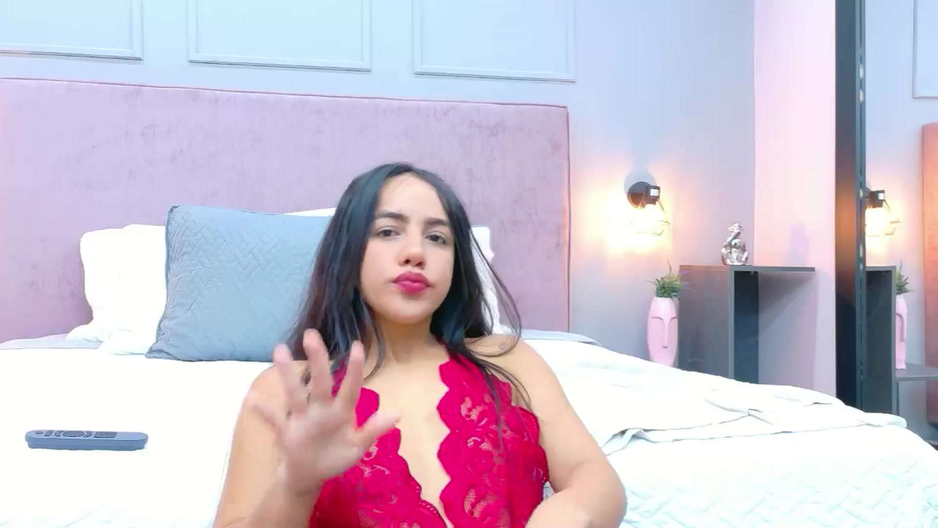 Gallery image thumbnail from CamilaHill's myfreecams stream on, 03/31/2026, 14:19 image 14 of 20