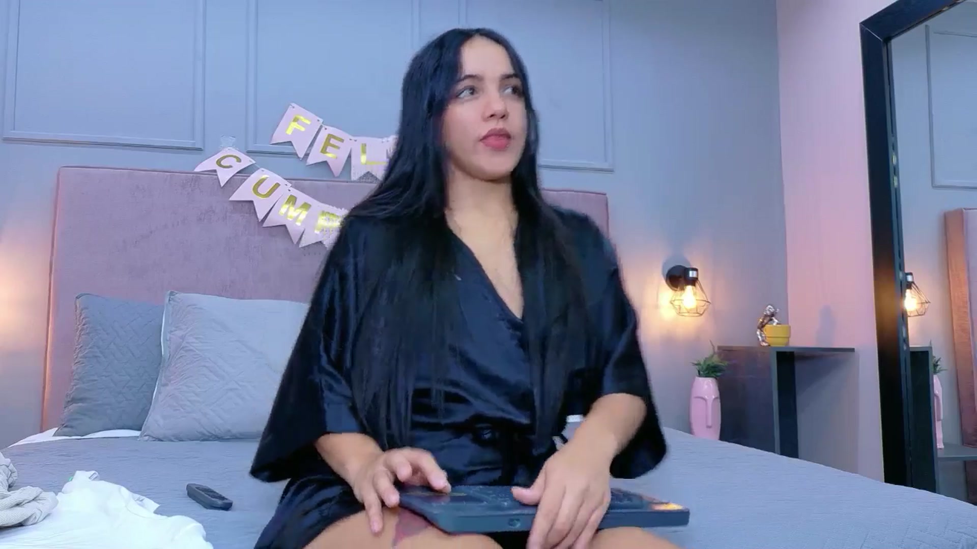 Gallery image thumbnail from CamilaHill's myfreecams stream on, 04/15/2026, 16:20 image 16 of 20