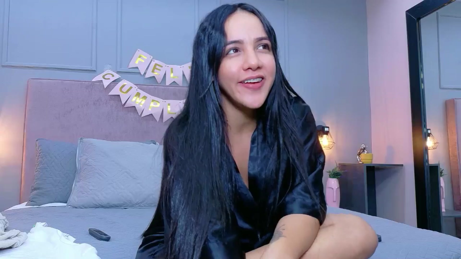 Gallery image thumbnail from CamilaHill's myfreecams stream on, 04/15/2026, 16:20 image 19 of 20