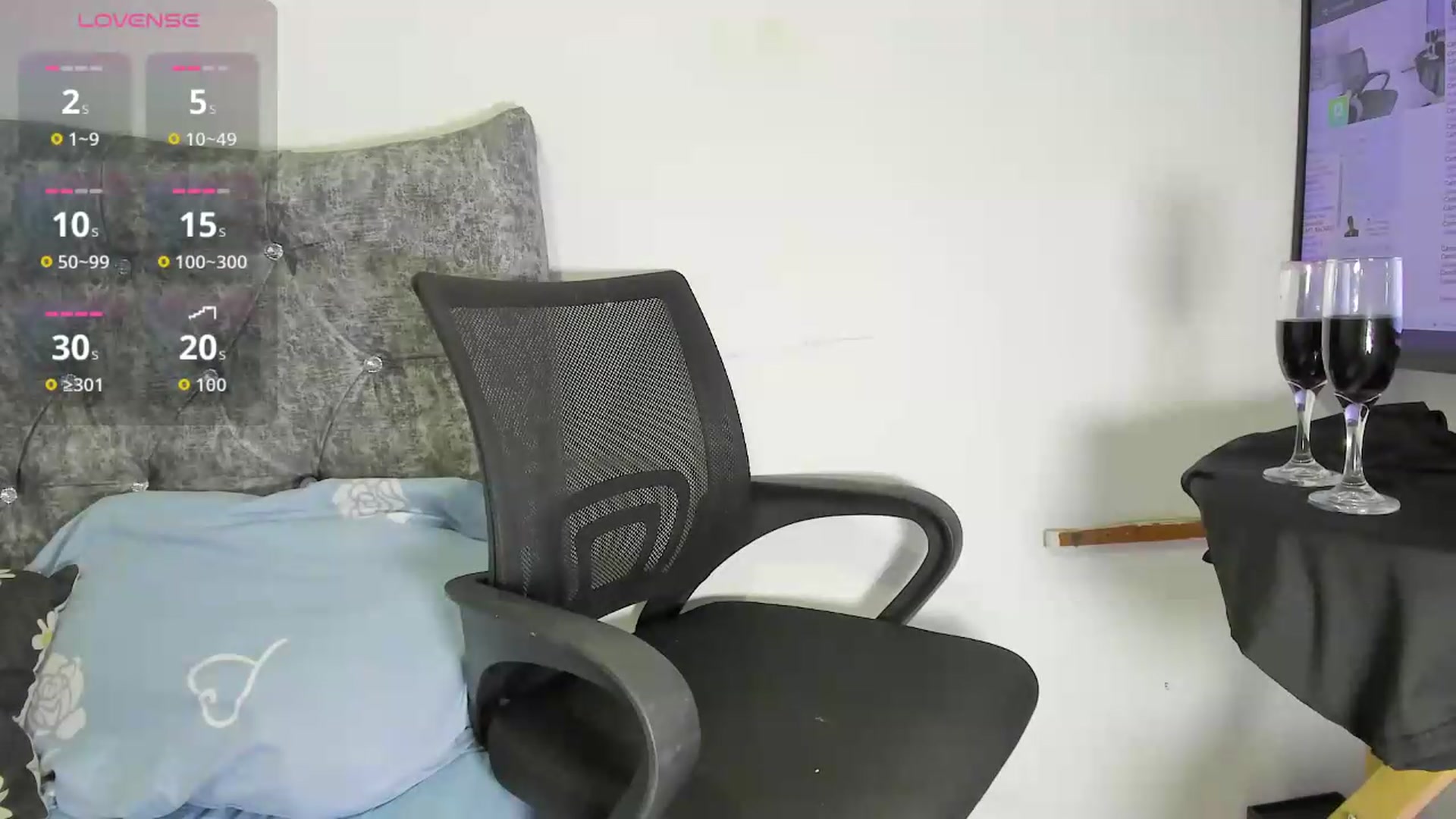 Gallery image thumbnail from CamilaHill's myfreecams stream on, 06/26/2026, 19:20 image 4 of 20