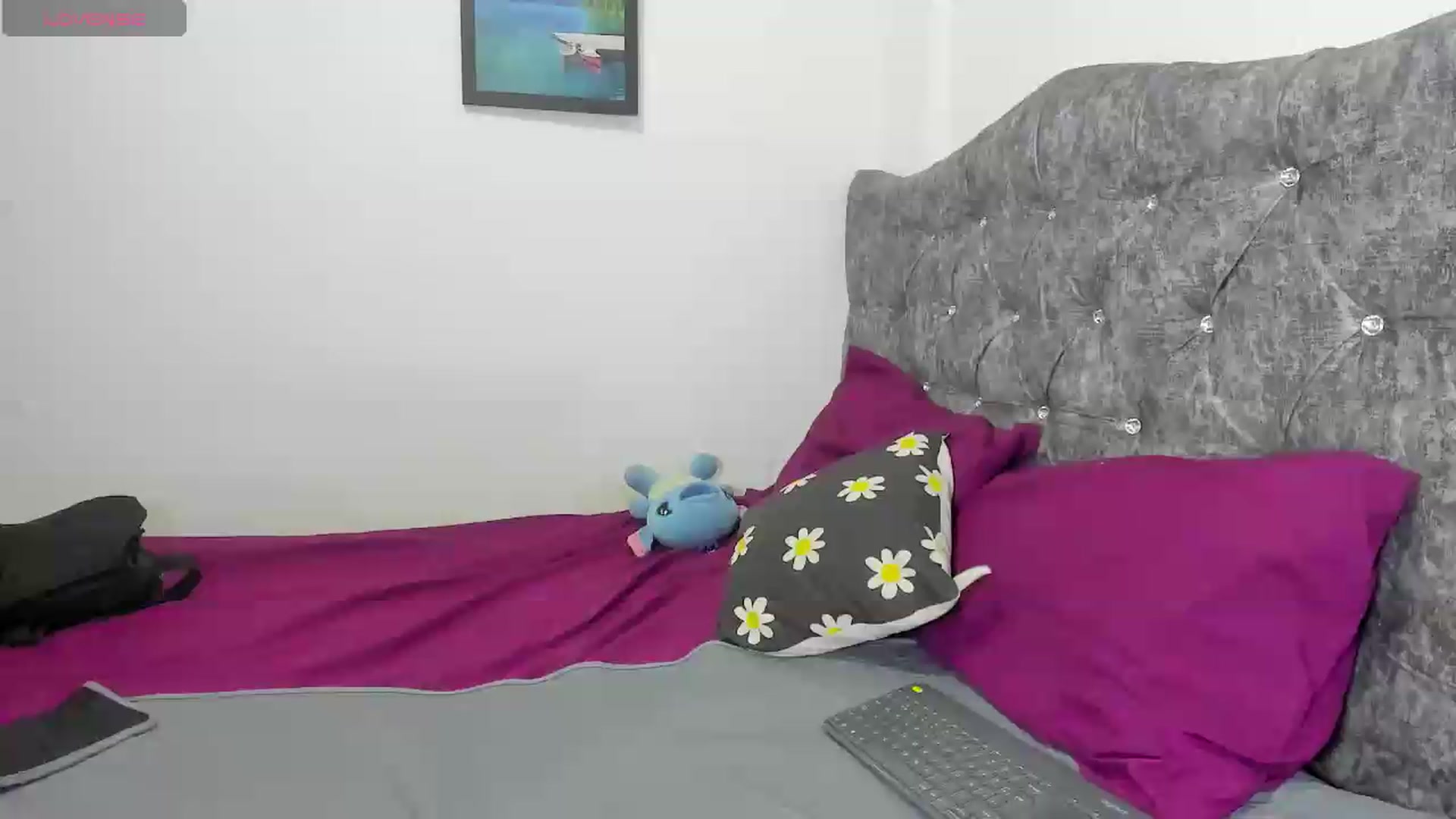 Gallery image thumbnail from CamilaHill's myfreecams stream on, 07/23/2026, 18:21 image 1 of 20