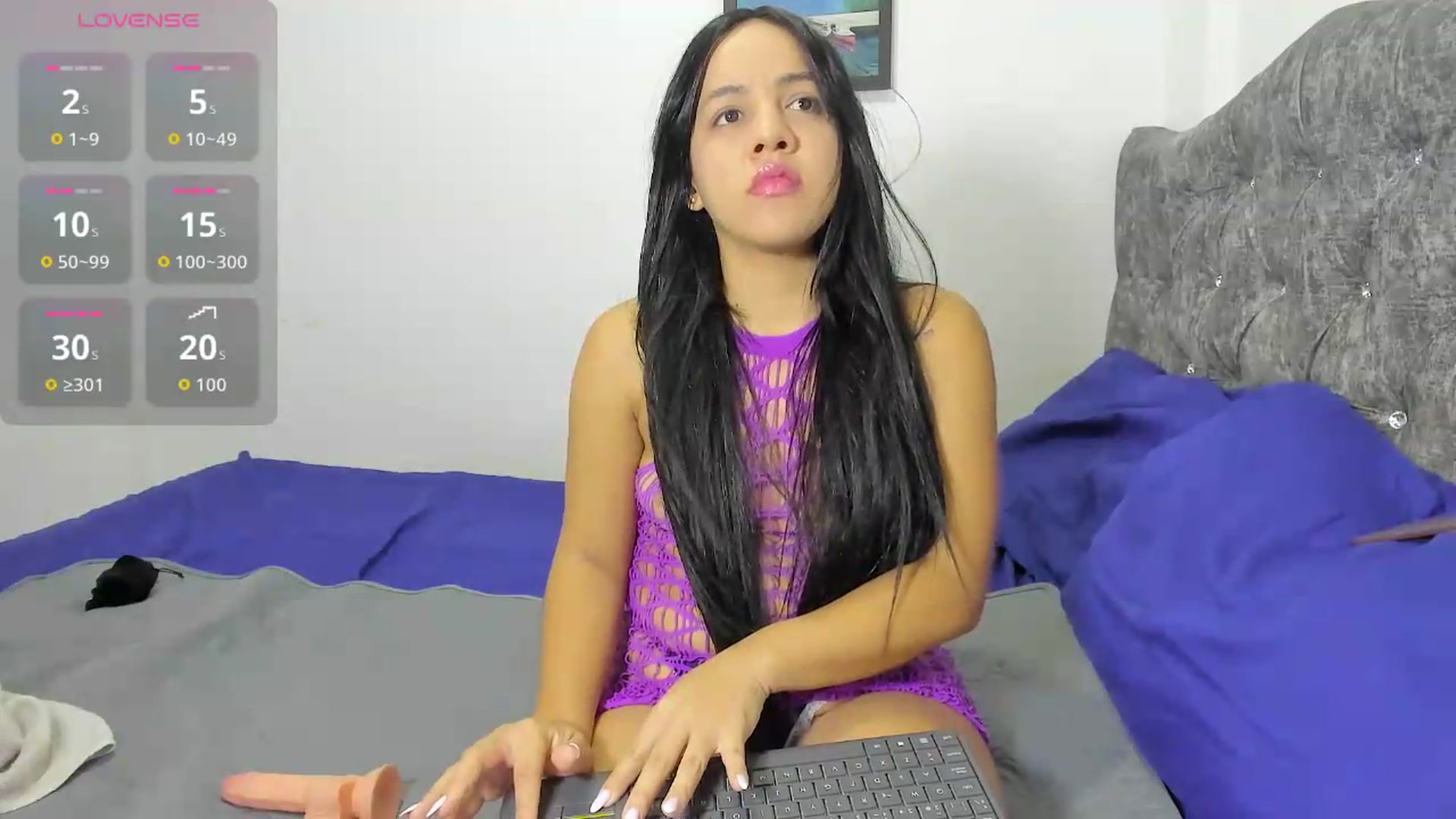 Gallery image thumbnail from CamilaHill's myfreecams stream on, 08/09/2026, 04:18 image 3 of 20