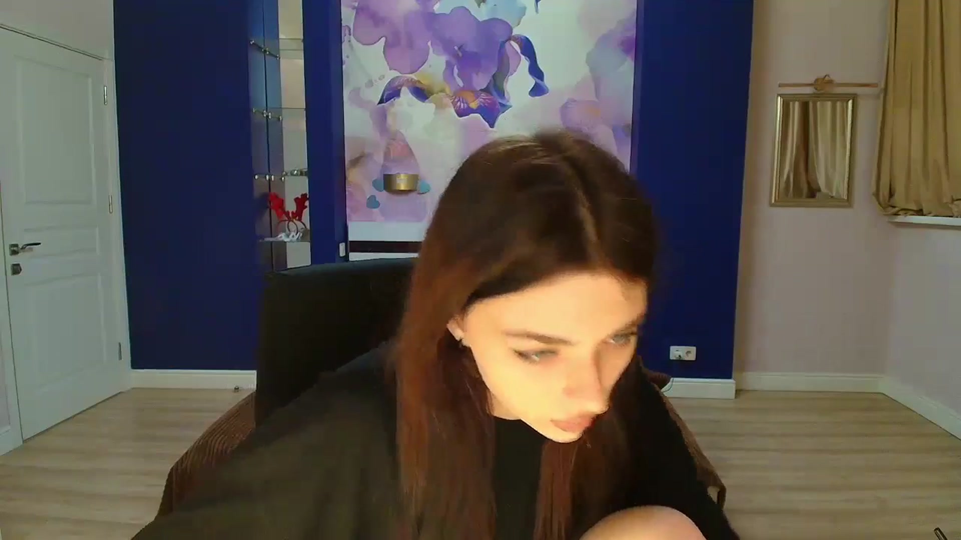 Gallery image thumbnail from CamillaMiller's myfreecams stream on, 12/31/2024, 15:33 image 10 of 20