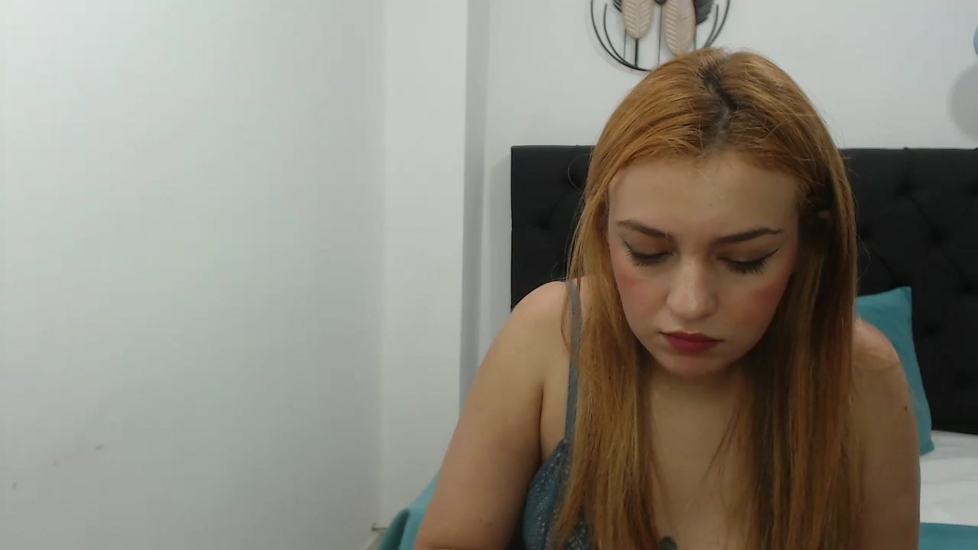 Gallery image thumbnail from CamilleDucan's myfreecams stream on, 02/07/2024, 15:38 image 14 of 20