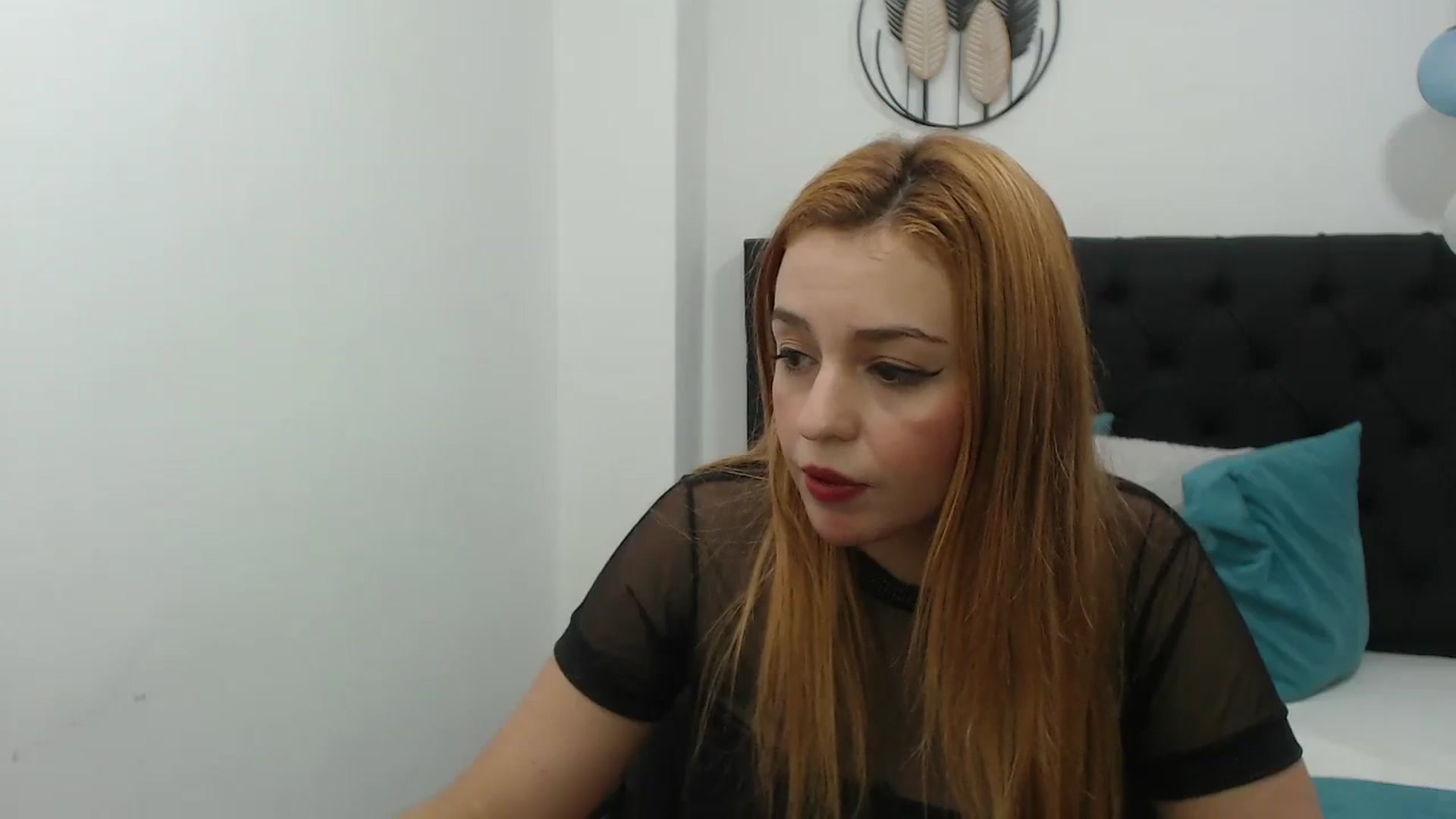 Gallery image thumbnail from CamilleDucan's myfreecams stream on, 02/08/2024, 15:00 image 7 of 20