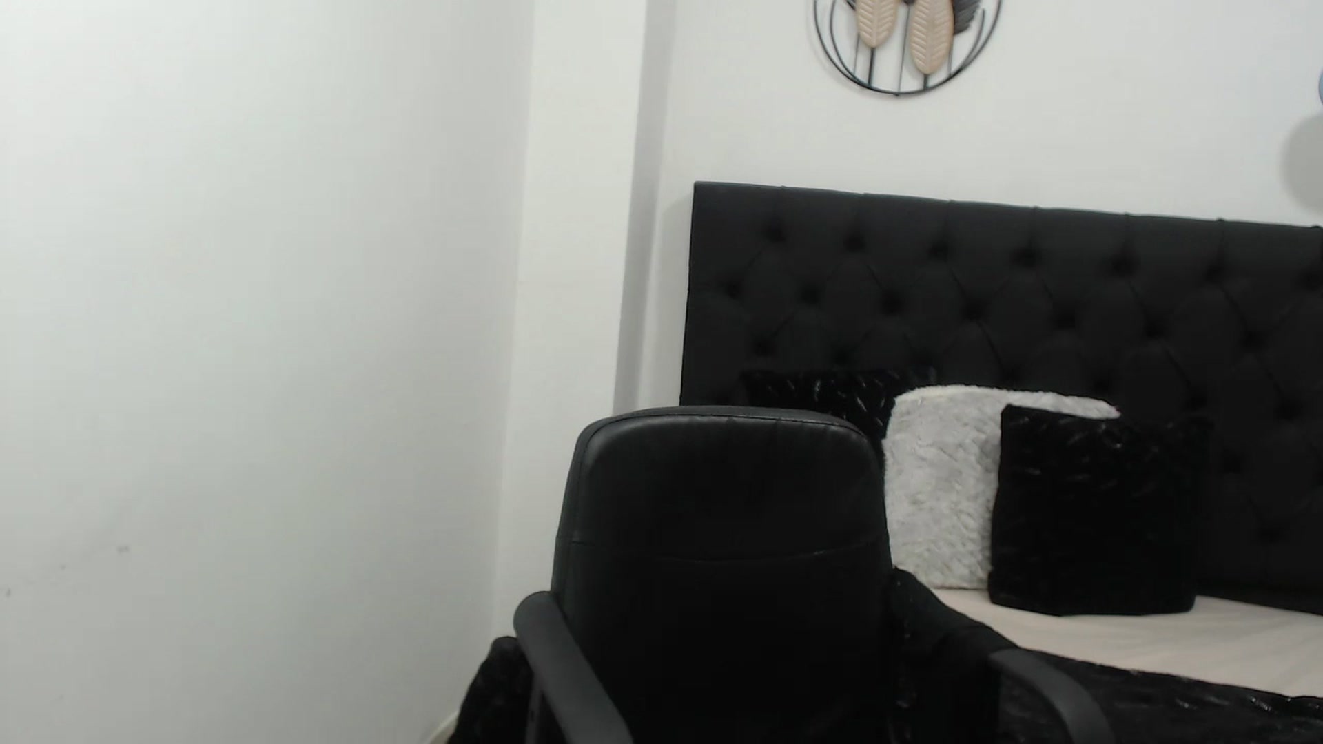 Gallery image thumbnail from CamilleDucan's myfreecams stream on, 02/16/2024, 14:32 image 8 of 20