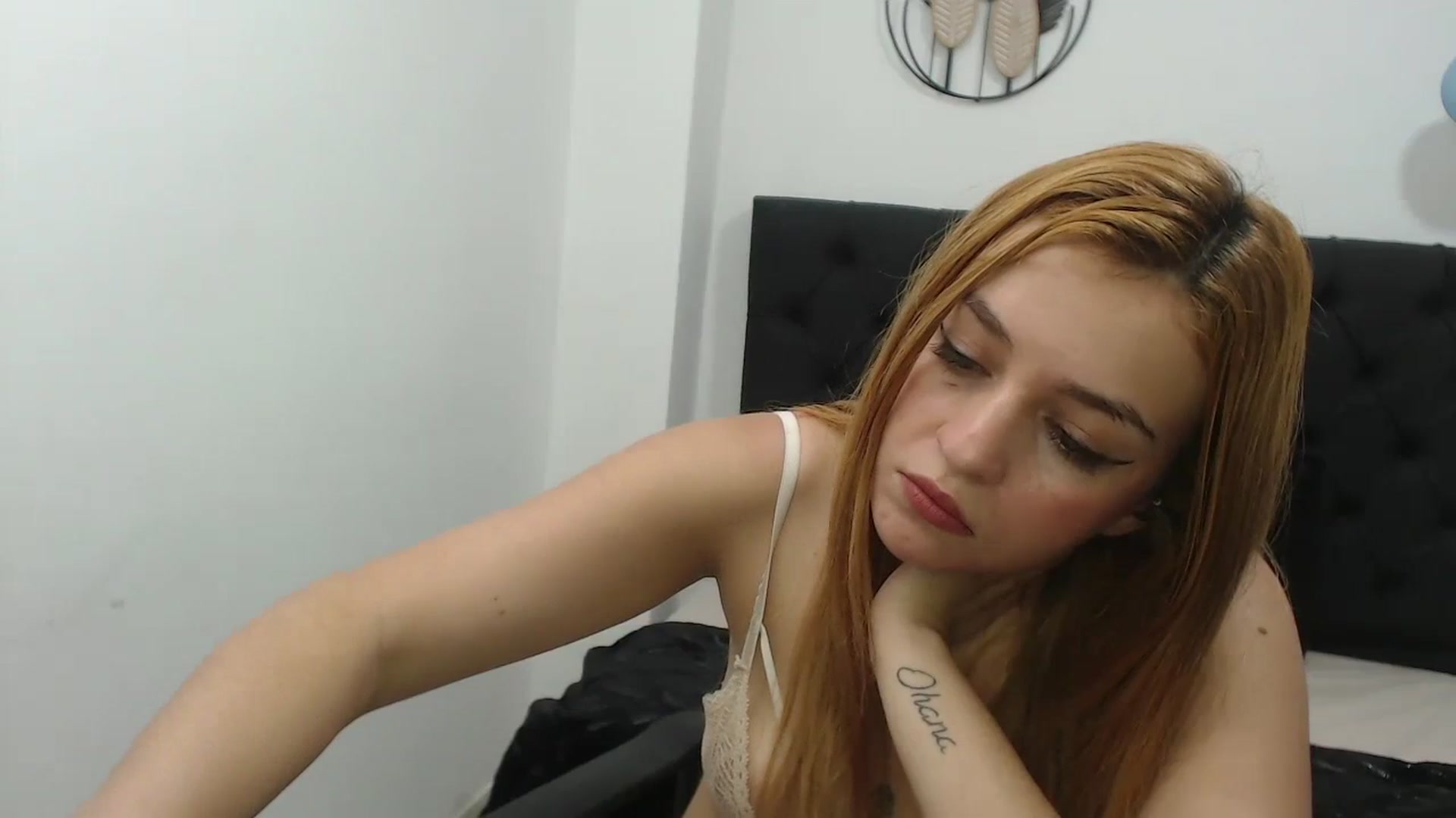 Gallery image thumbnail from CamilleDucan's myfreecams stream on, 02/16/2024, 15:09 image 11 of 20