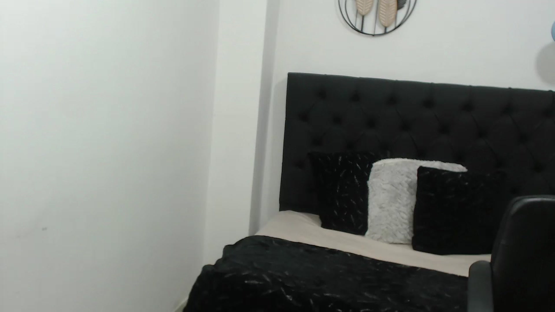 Gallery image thumbnail from CamilleDucan's myfreecams stream on, 02/16/2024, 15:09 image 2 of 20