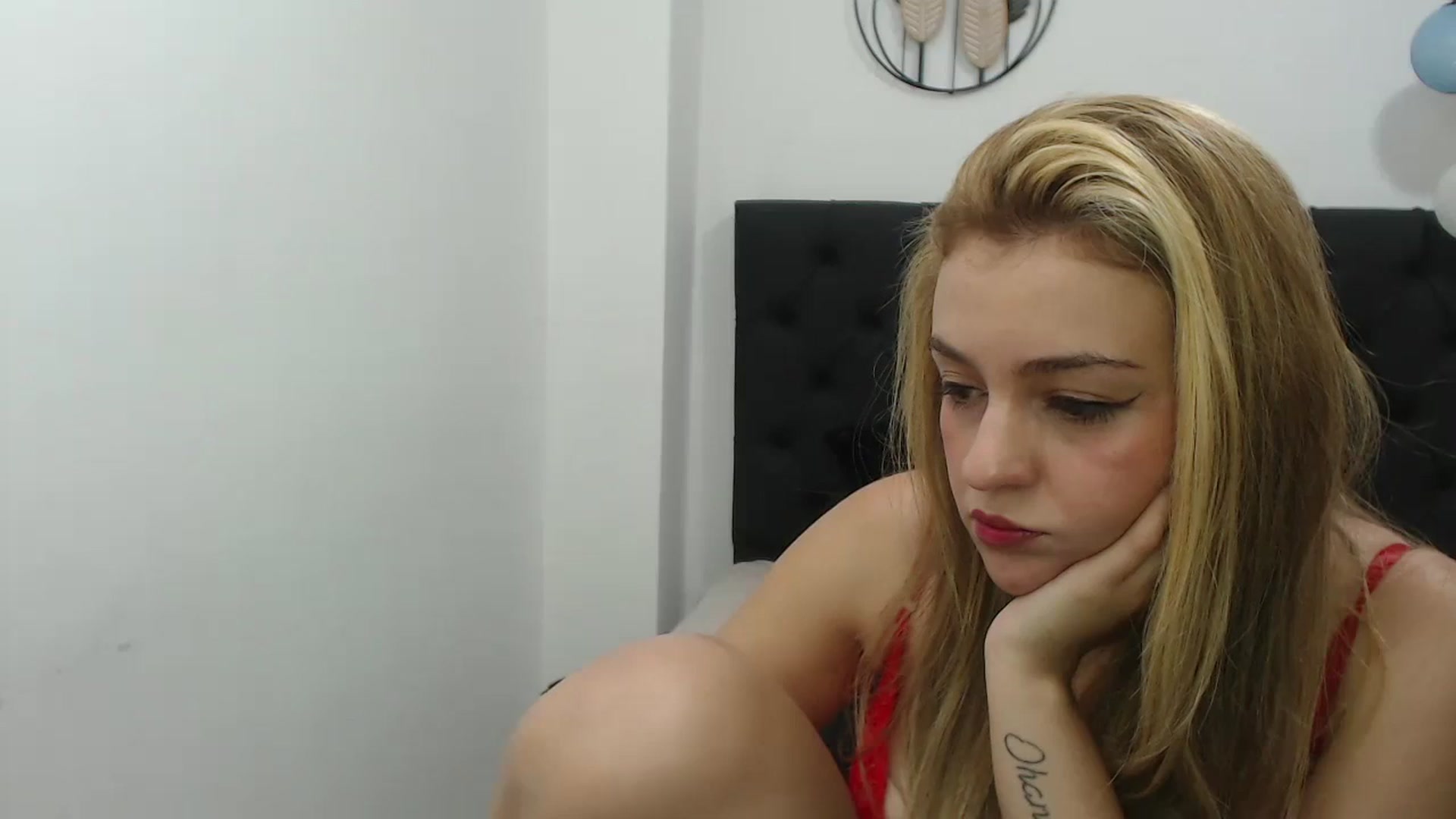 Gallery image thumbnail from CamilleDucan's myfreecams stream on, 02/17/2024, 15:34 image 16 of 20