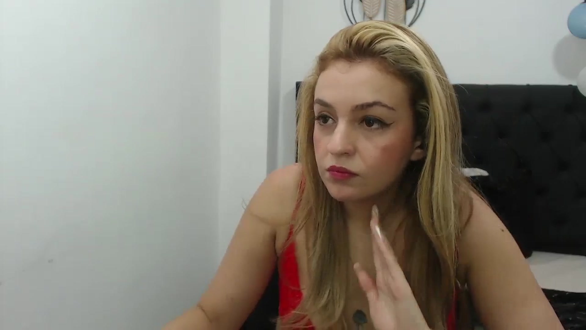 Gallery image thumbnail from CamilleDucan's myfreecams stream on, 02/17/2024, 15:34 image 7 of 20