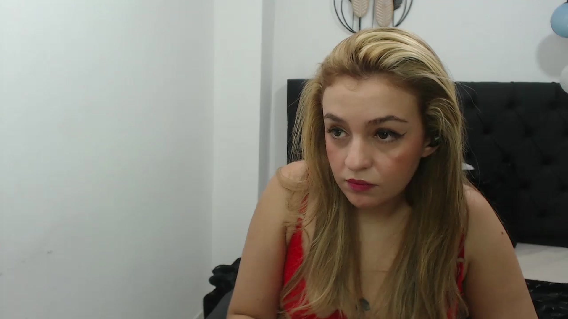 Gallery image thumbnail from CamilleDucan's myfreecams stream on, 02/17/2024, 15:34 image 3 of 20