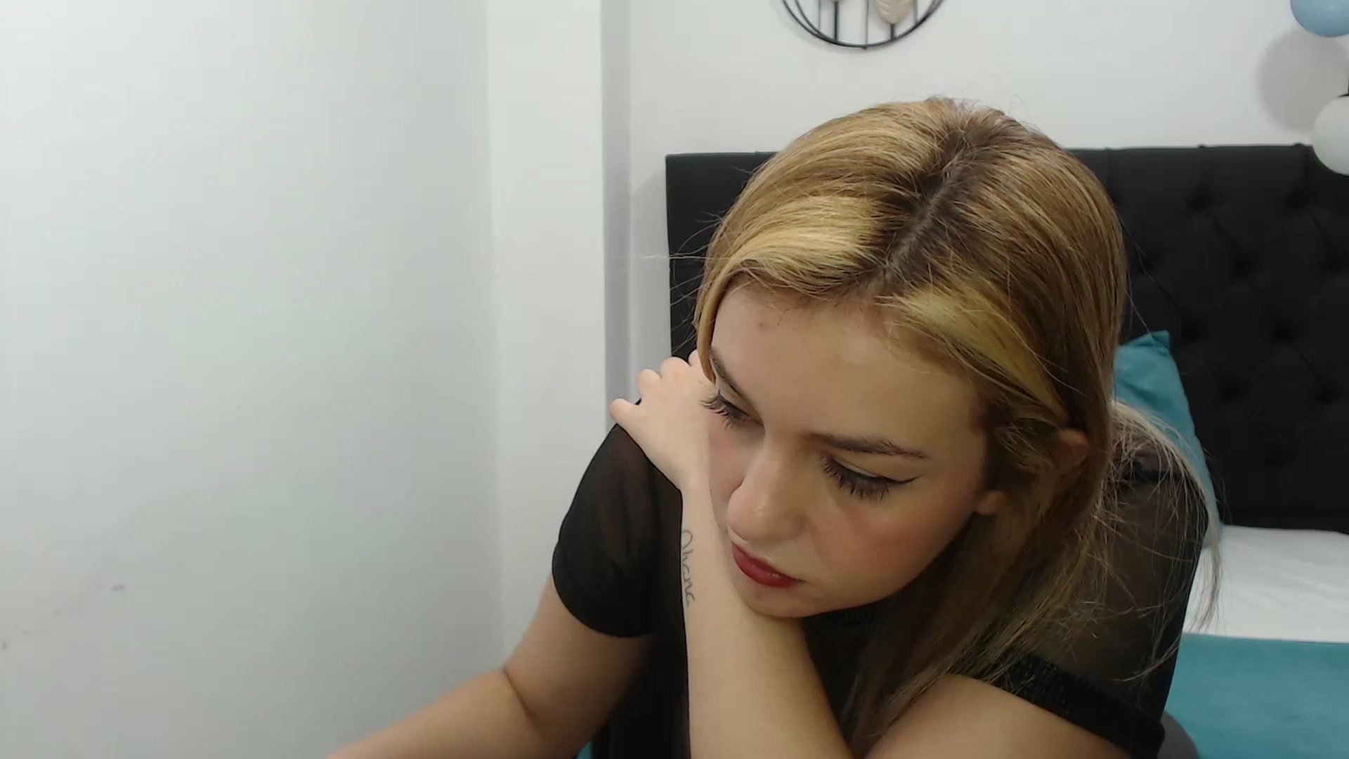 Gallery image thumbnail from CamilleDucan's myfreecams stream on, 02/22/2024, 14:51 image 10 of 20