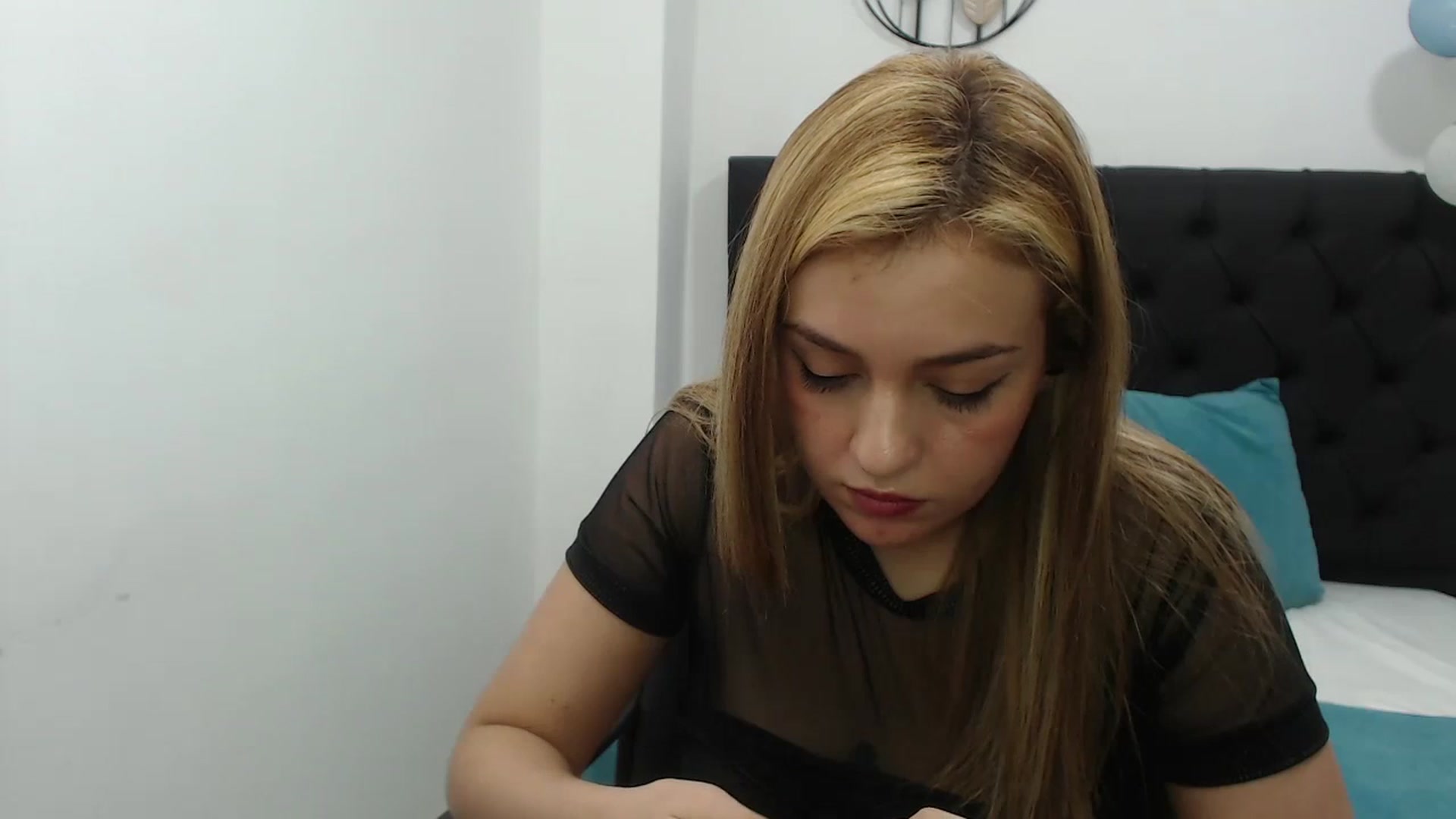 Gallery image thumbnail from CamilleDucan's myfreecams stream on, 02/22/2024, 16:42 image 15 of 20