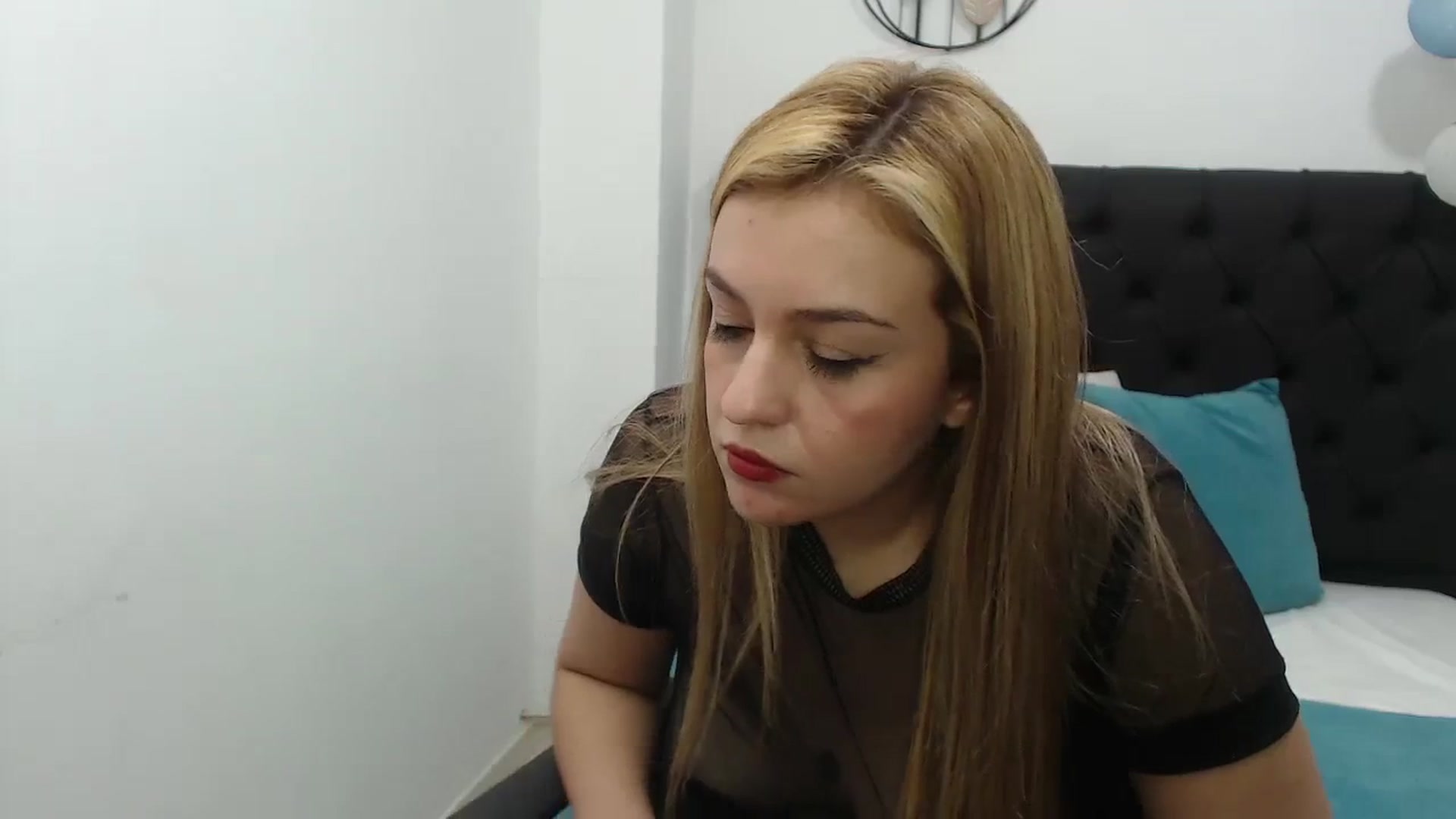 Gallery image thumbnail from CamilleDucan's myfreecams stream on, 02/22/2024, 17:51 image 4 of 20