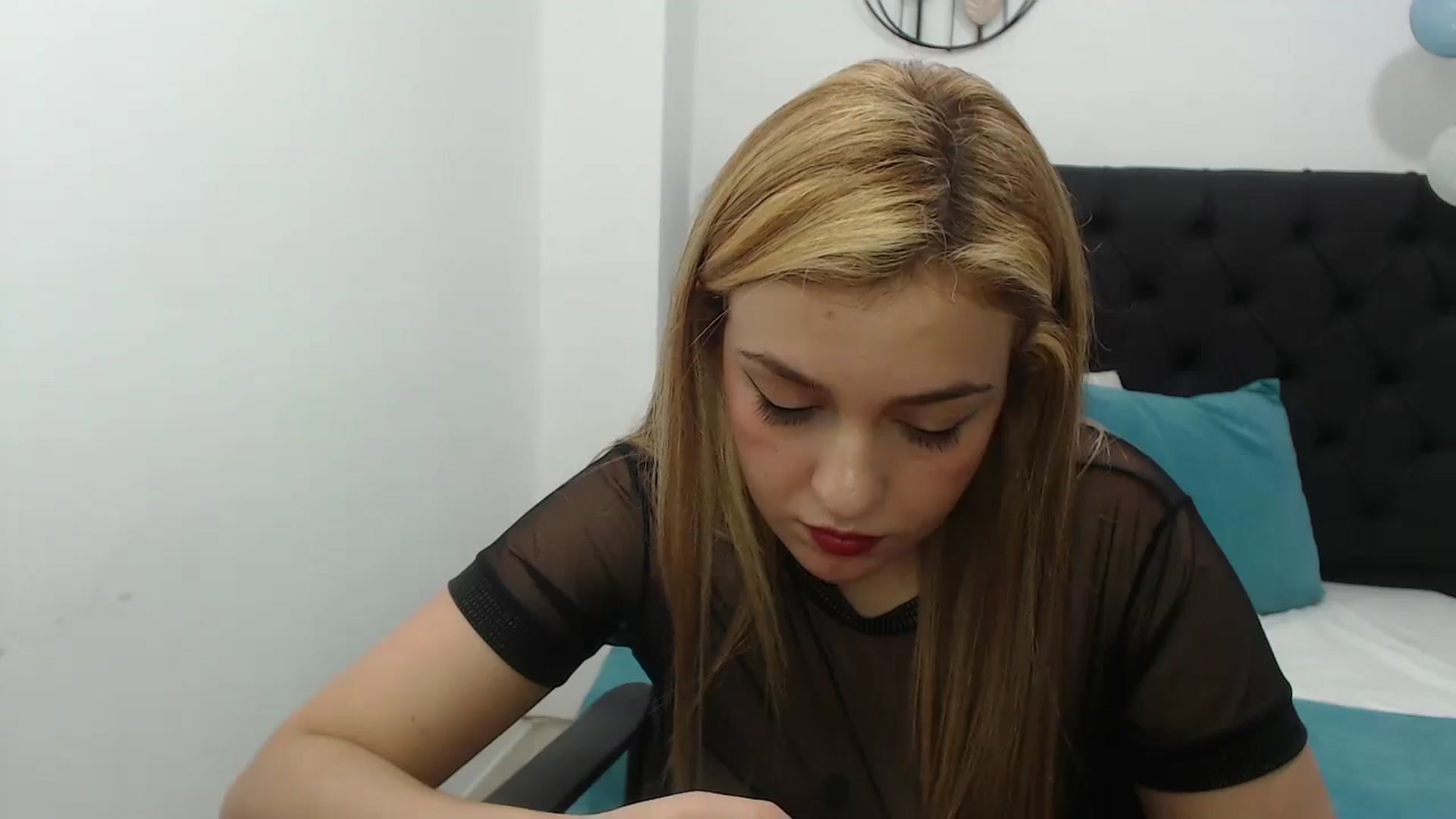 Gallery image thumbnail from CamilleDucan's myfreecams stream on, 02/22/2024, 17:51 image 3 of 20