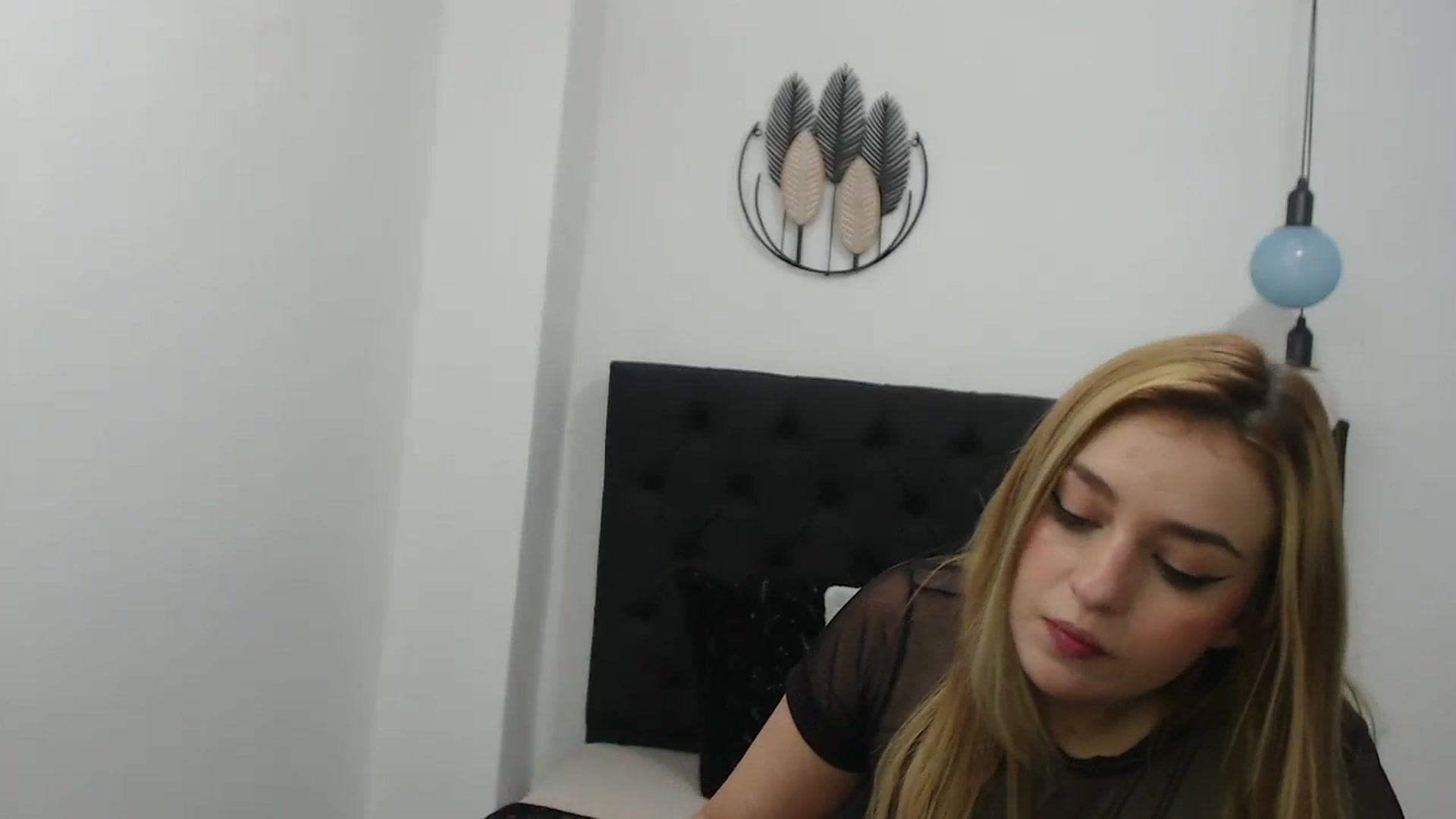 Gallery image thumbnail from CamilleDucan's myfreecams stream on, 04/11/2024, 14:00 image 11 of 20