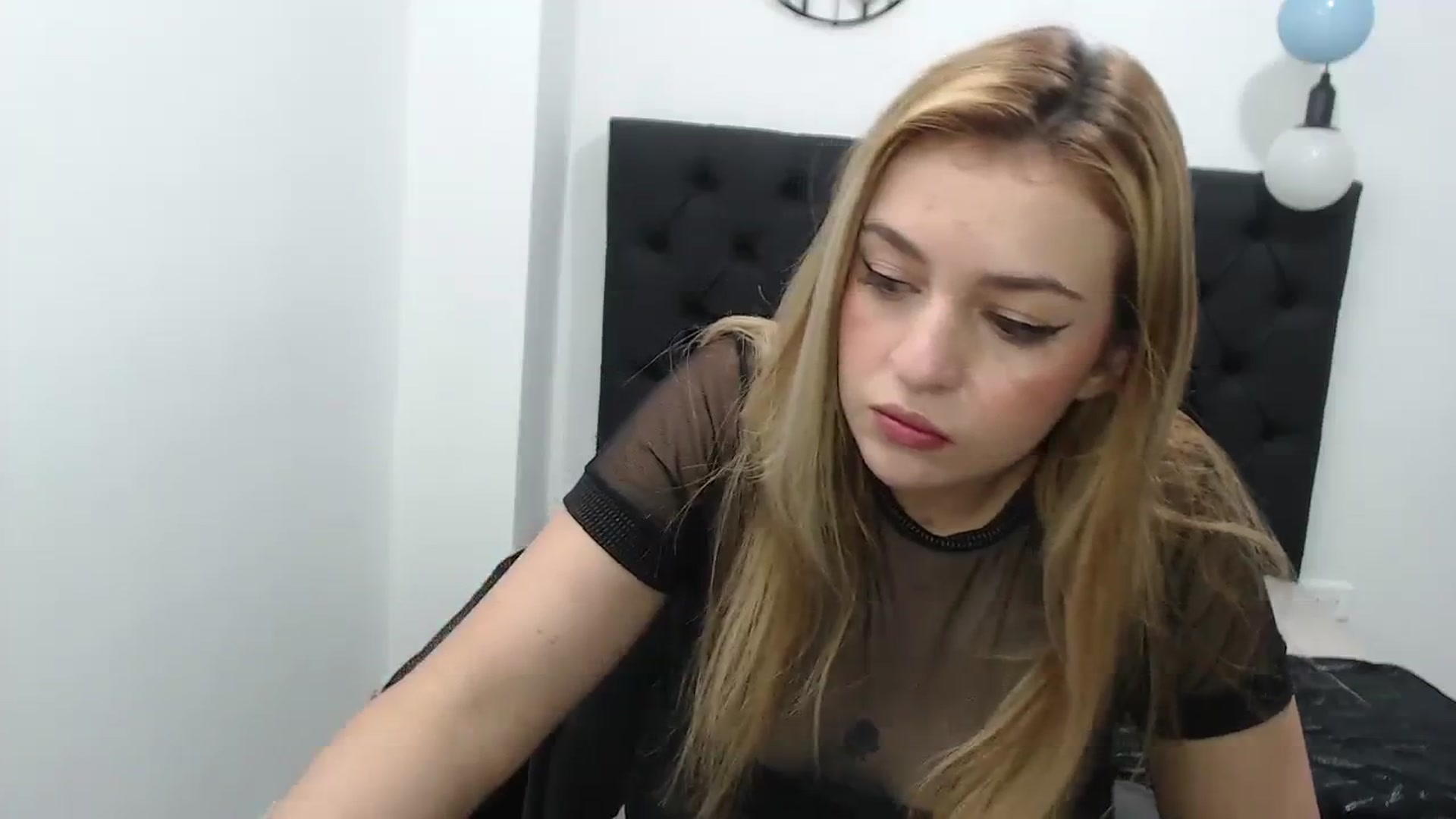 Gallery image thumbnail from CamilleDucan's myfreecams stream on, 04/11/2024, 14:00 image 3 of 20