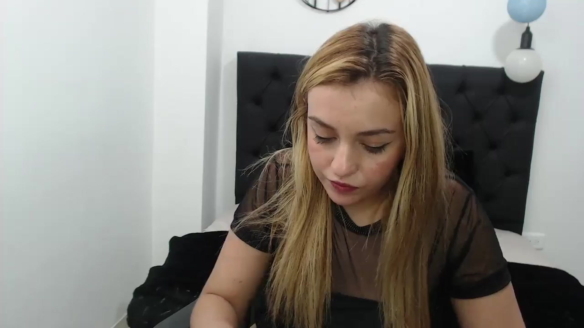 Gallery image thumbnail from CamilleDucan's myfreecams stream on, 04/25/2024, 18:03 image 17 of 20