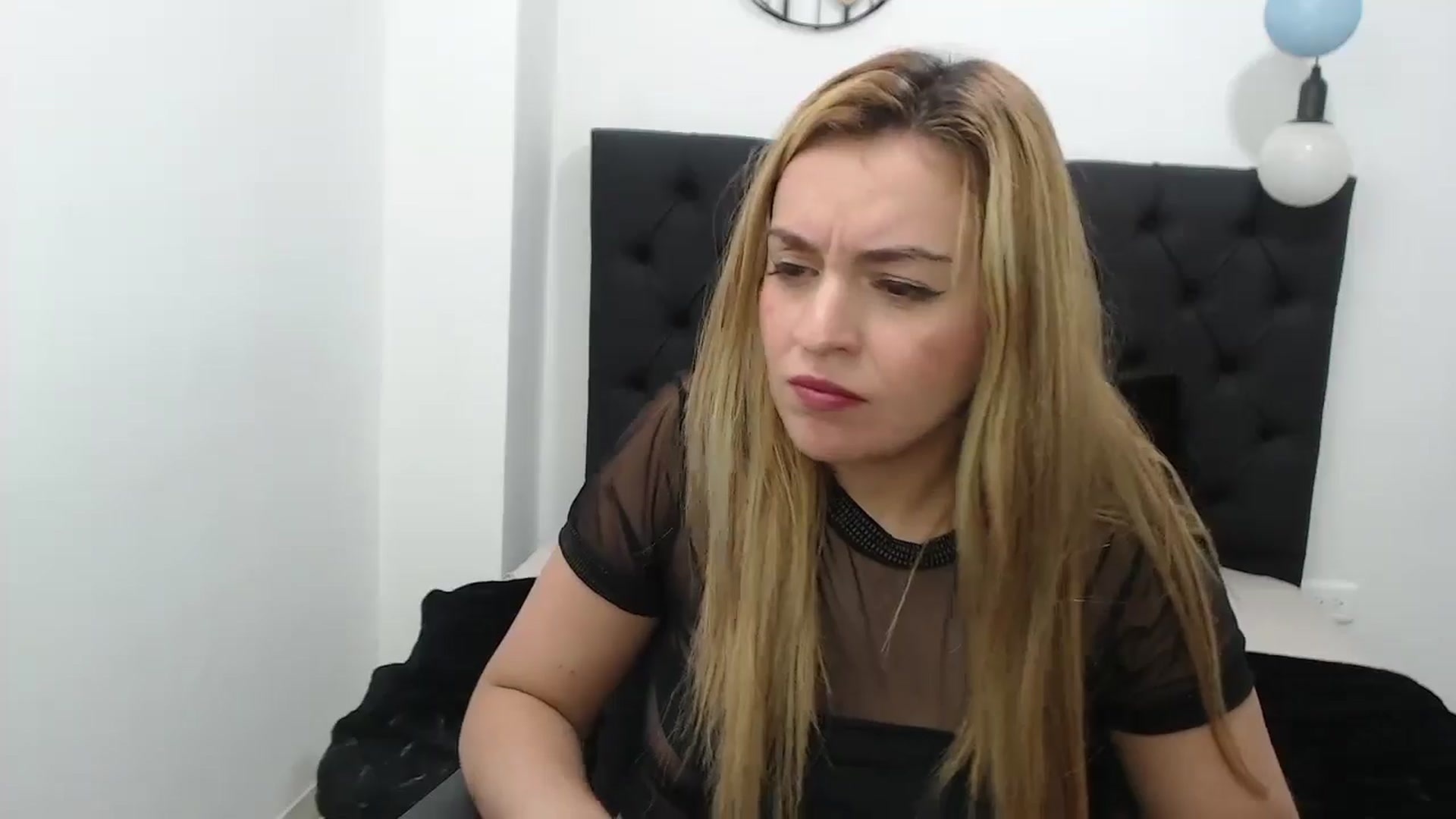 Gallery image thumbnail from CamilleDucan's myfreecams stream on, 04/25/2024, 18:03 image 19 of 20