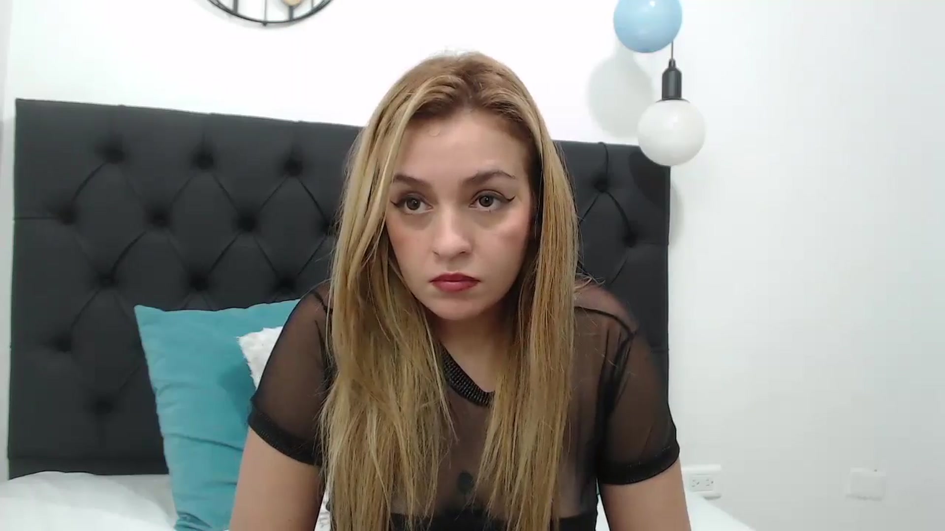 Gallery image thumbnail from CamilleDucan's myfreecams stream on, 05/02/2024, 17:59 image 12 of 20
