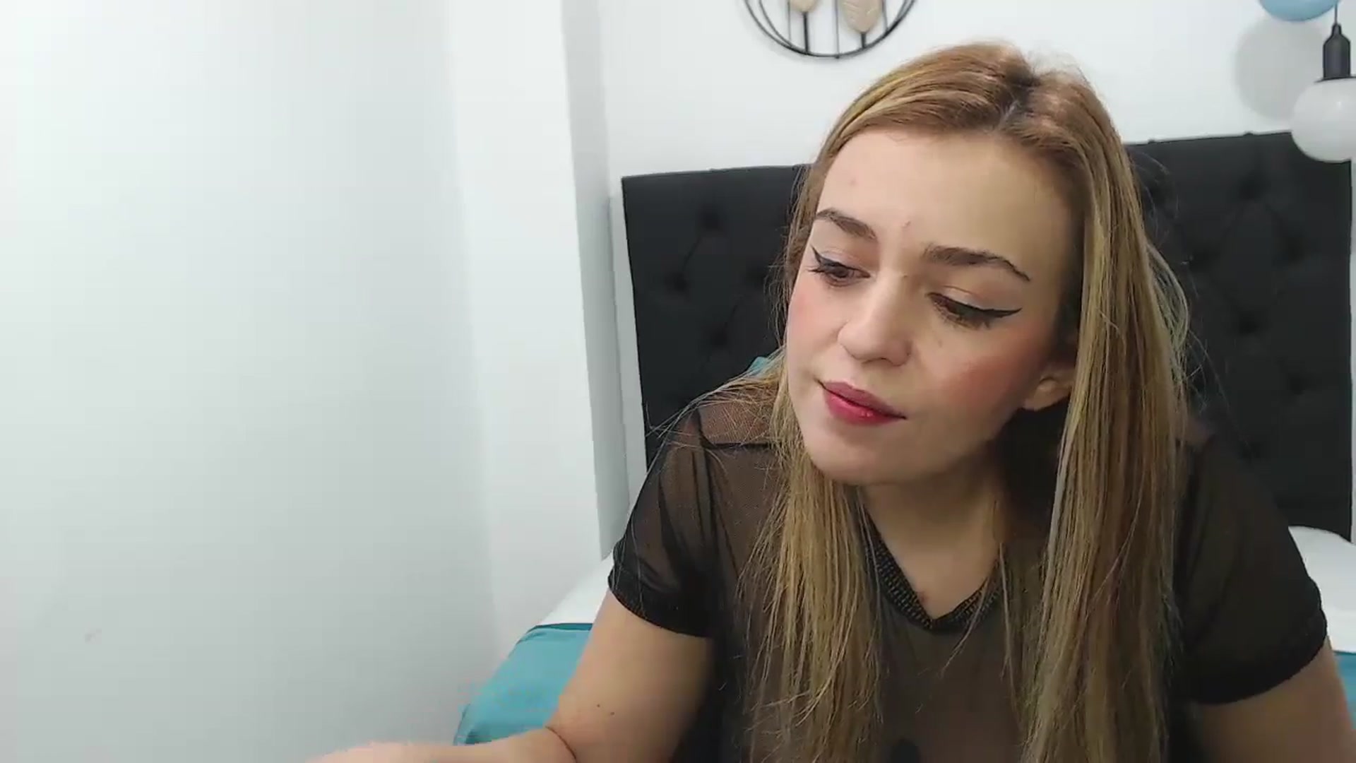 Gallery image thumbnail from CamilleDucan's myfreecams stream on, 05/18/2024, 14:27 image 17 of 20