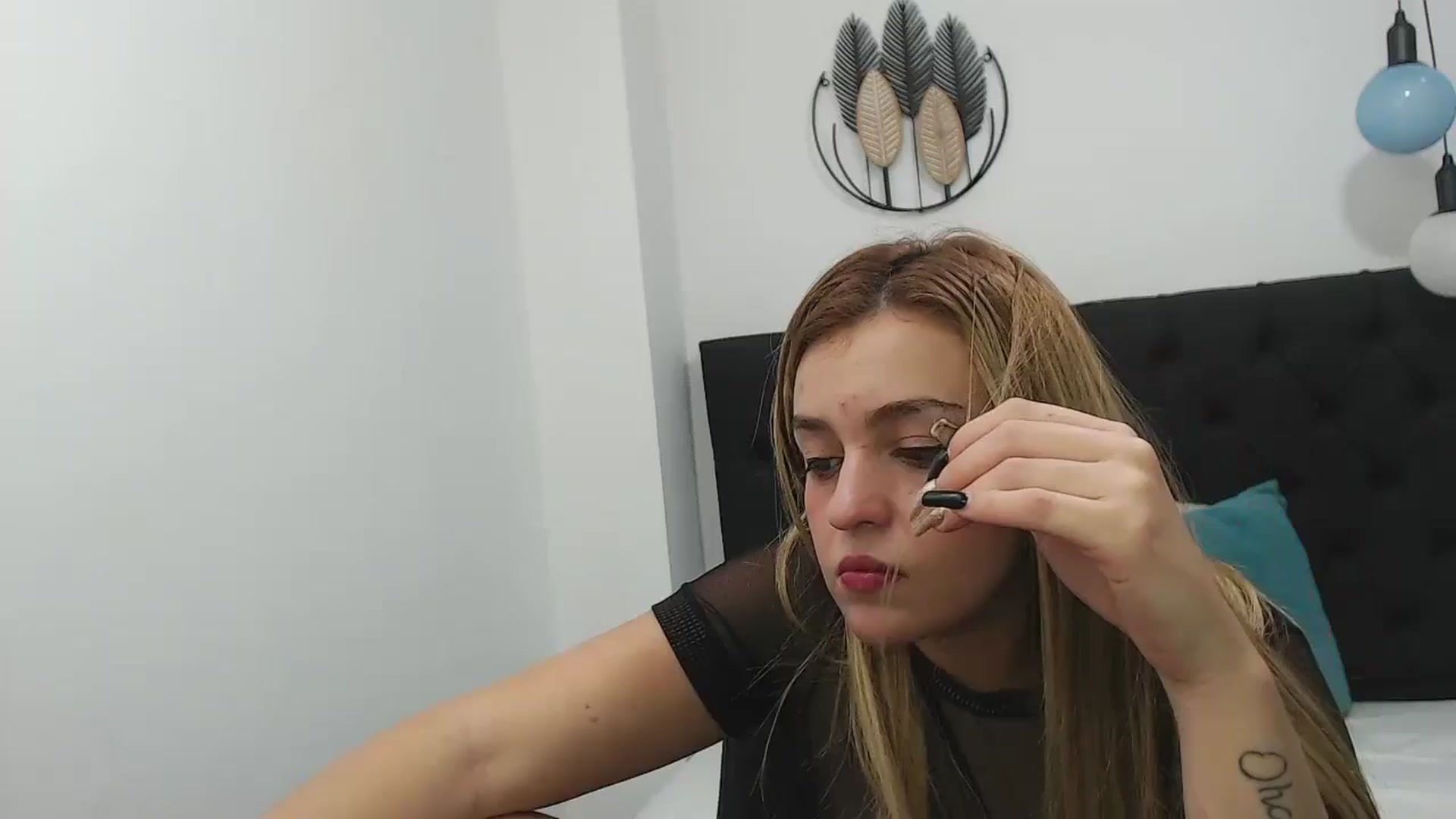 Gallery image thumbnail from CamilleDucan's myfreecams stream on, 05/18/2024, 17:10 image 2 of 20