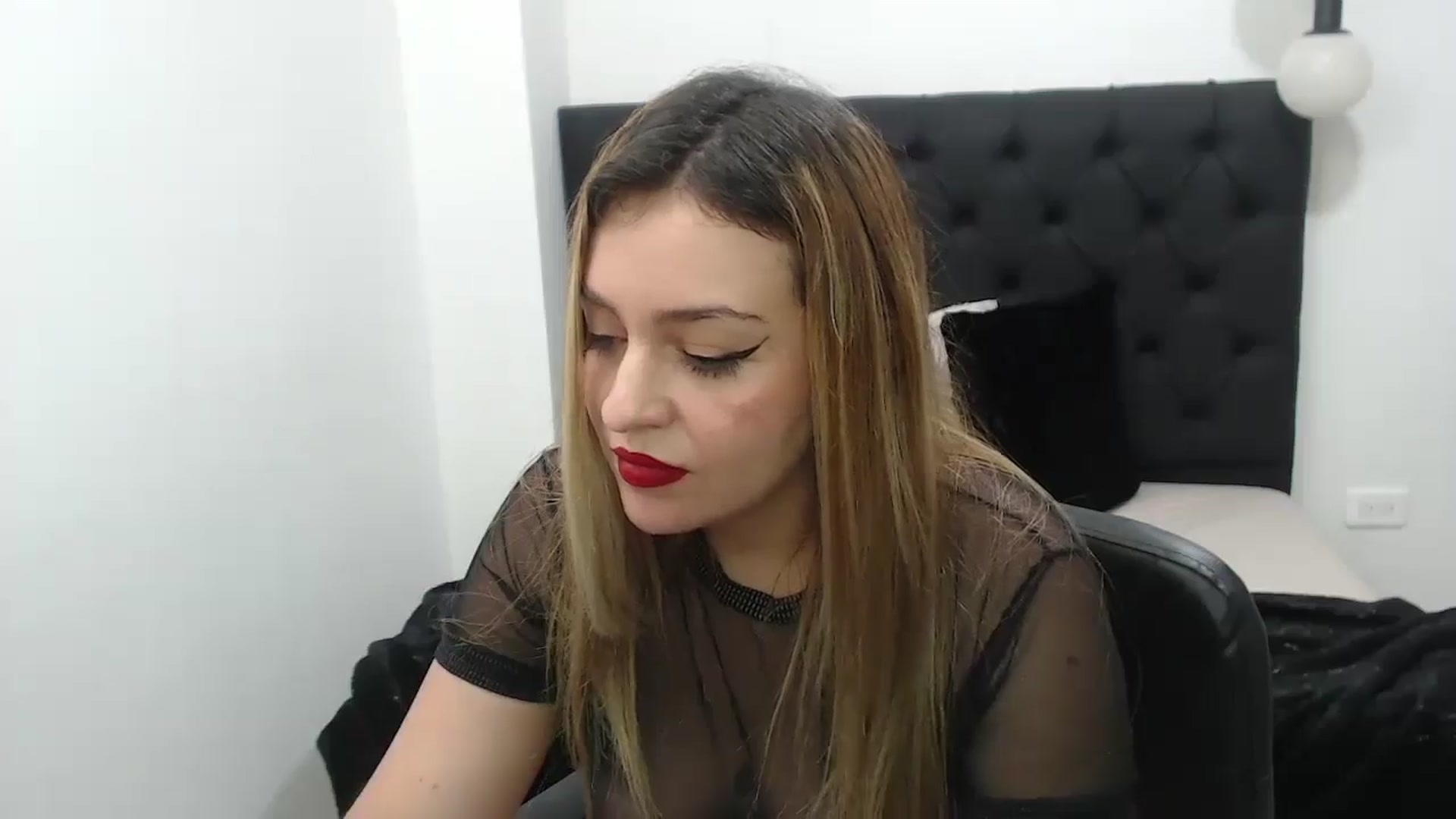 Gallery image thumbnail from CamilleDucan's myfreecams stream on, 09/12/2024, 15:29 image 18 of 20