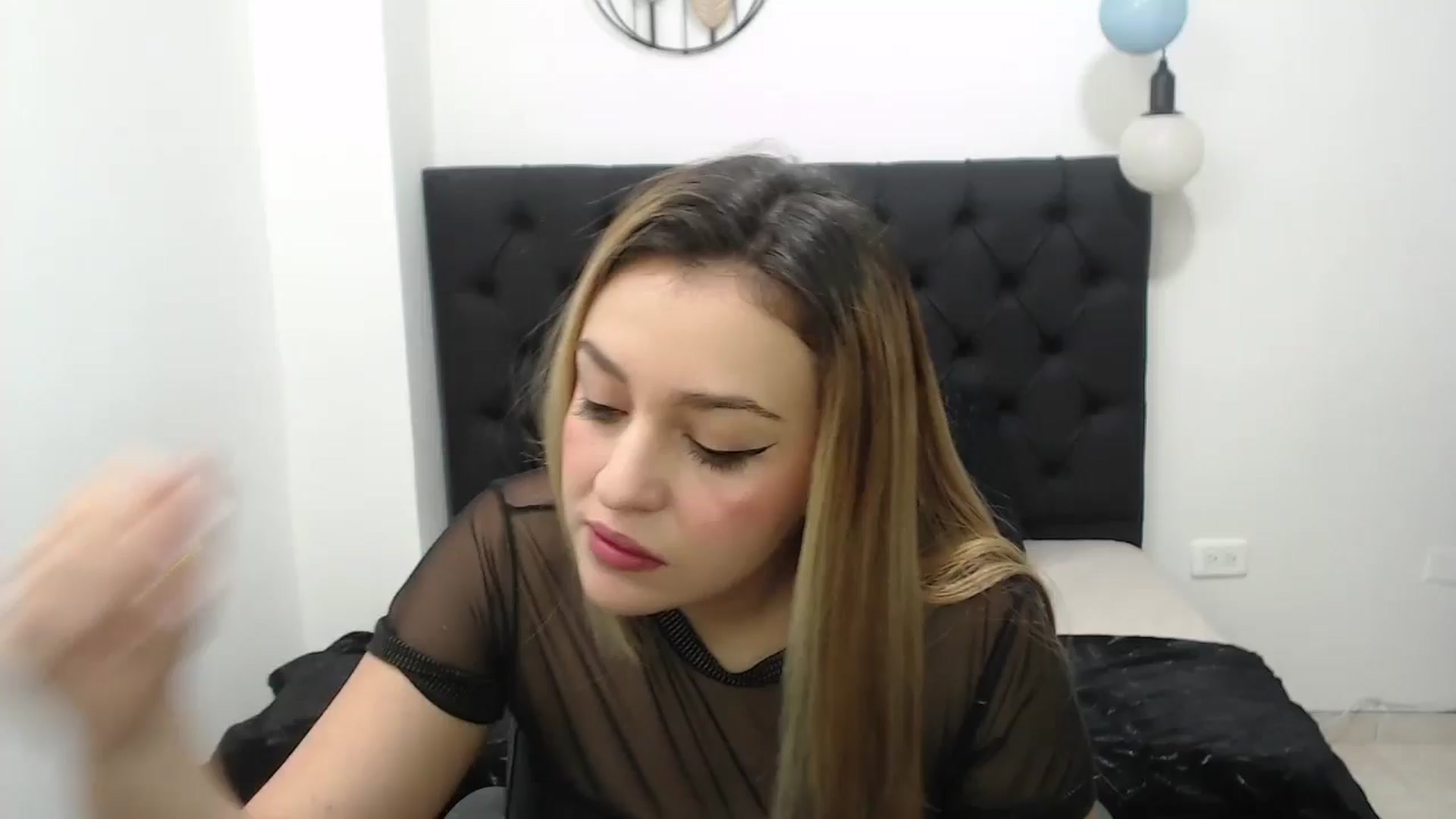Gallery image thumbnail from CamilleDucan's myfreecams stream on, 09/27/2024, 13:40 image 15 of 20