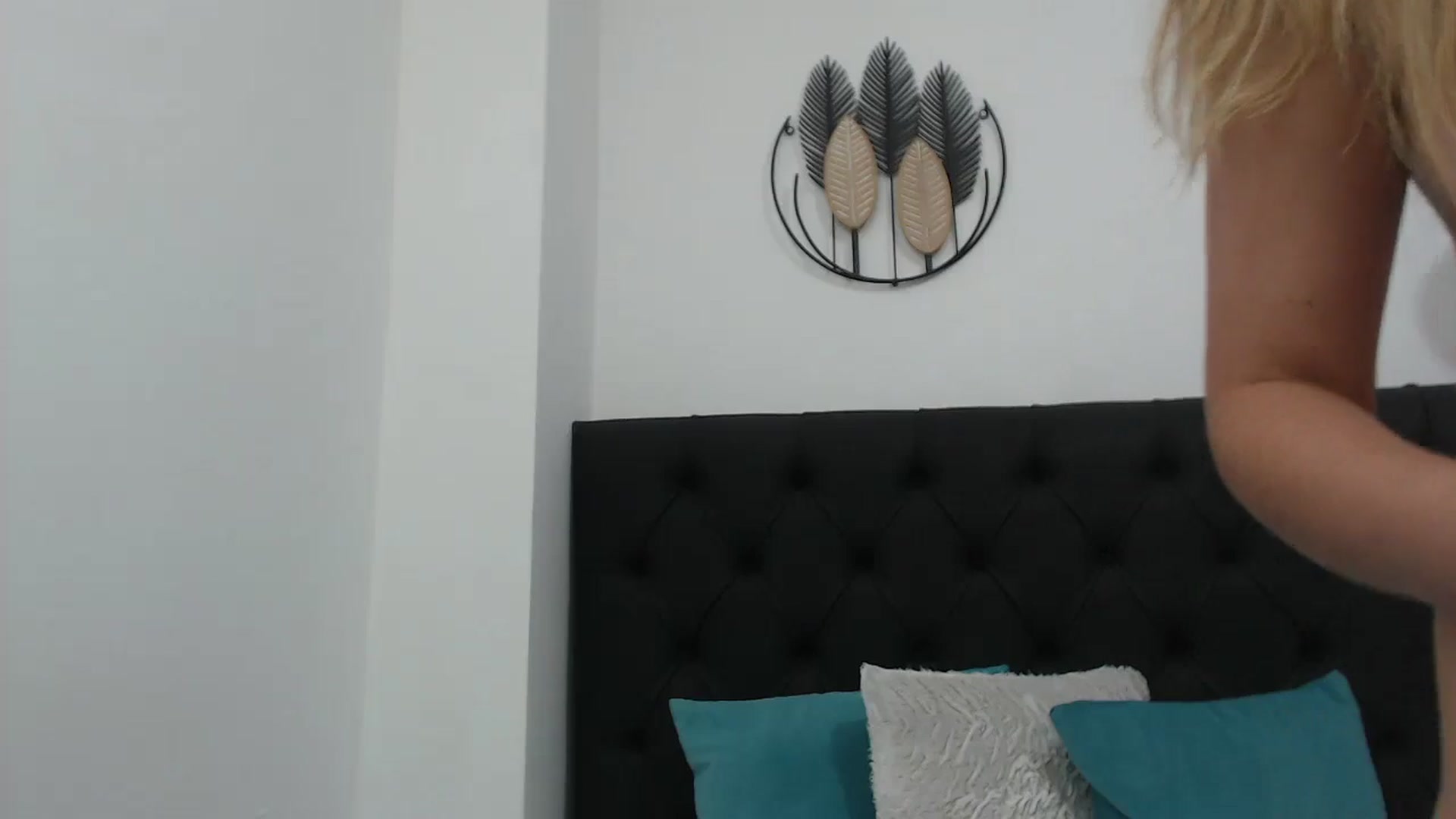 Gallery image thumbnail from CamilleDucan's myfreecams stream on, 10/03/2024, 15:57 image 20 of 20