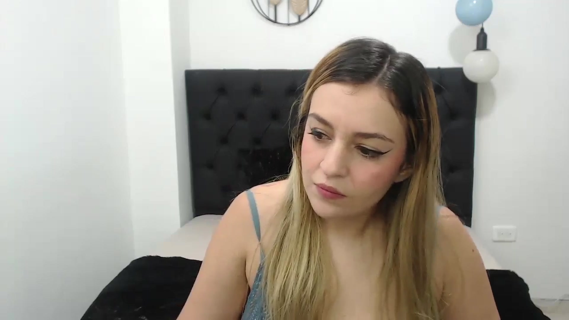 Gallery image thumbnail from CamilleDucan's myfreecams stream on, 10/09/2024, 13:49 image 17 of 20
