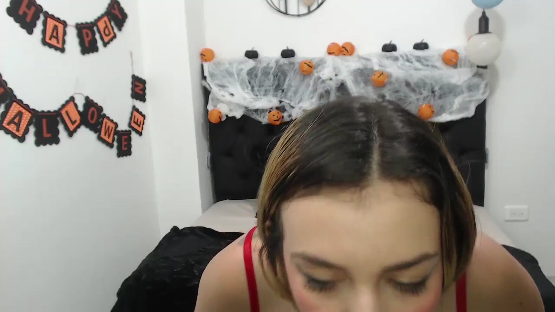 Gallery image thumbnail from CamilleDucan's myfreecams stream on, 10/23/2024, 17:01 image 3 of 20