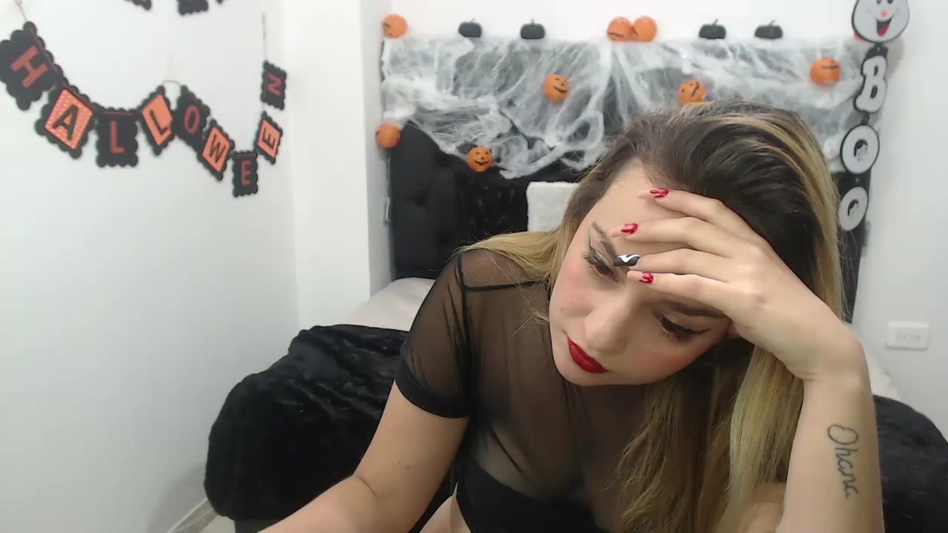 Gallery image thumbnail from CamilleDucan's myfreecams stream on, 10/25/2024, 15:37 image 8 of 20