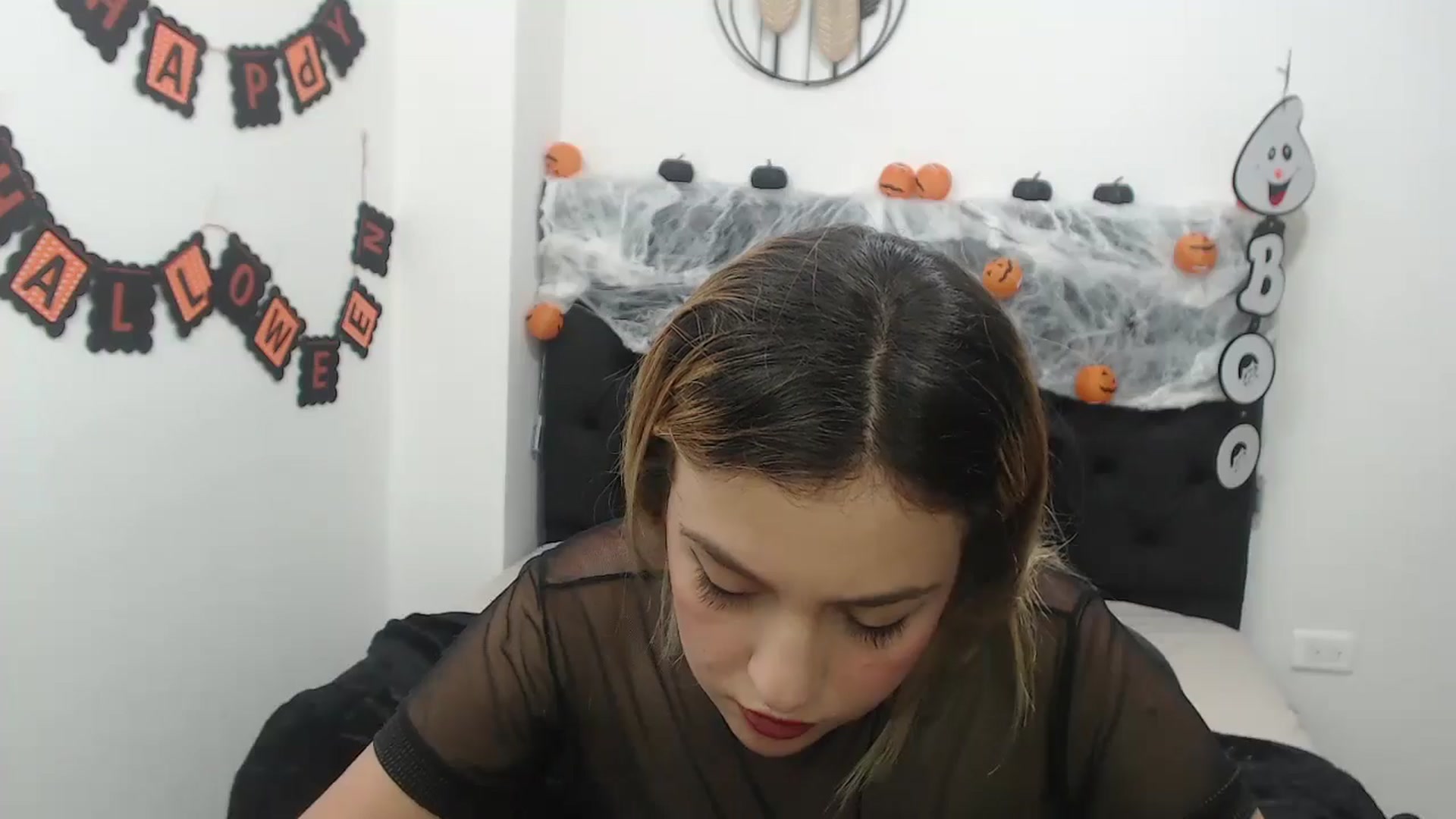 Gallery image thumbnail from CamilleDucan's myfreecams stream on, 10/25/2024, 17:42 image 7 of 20
