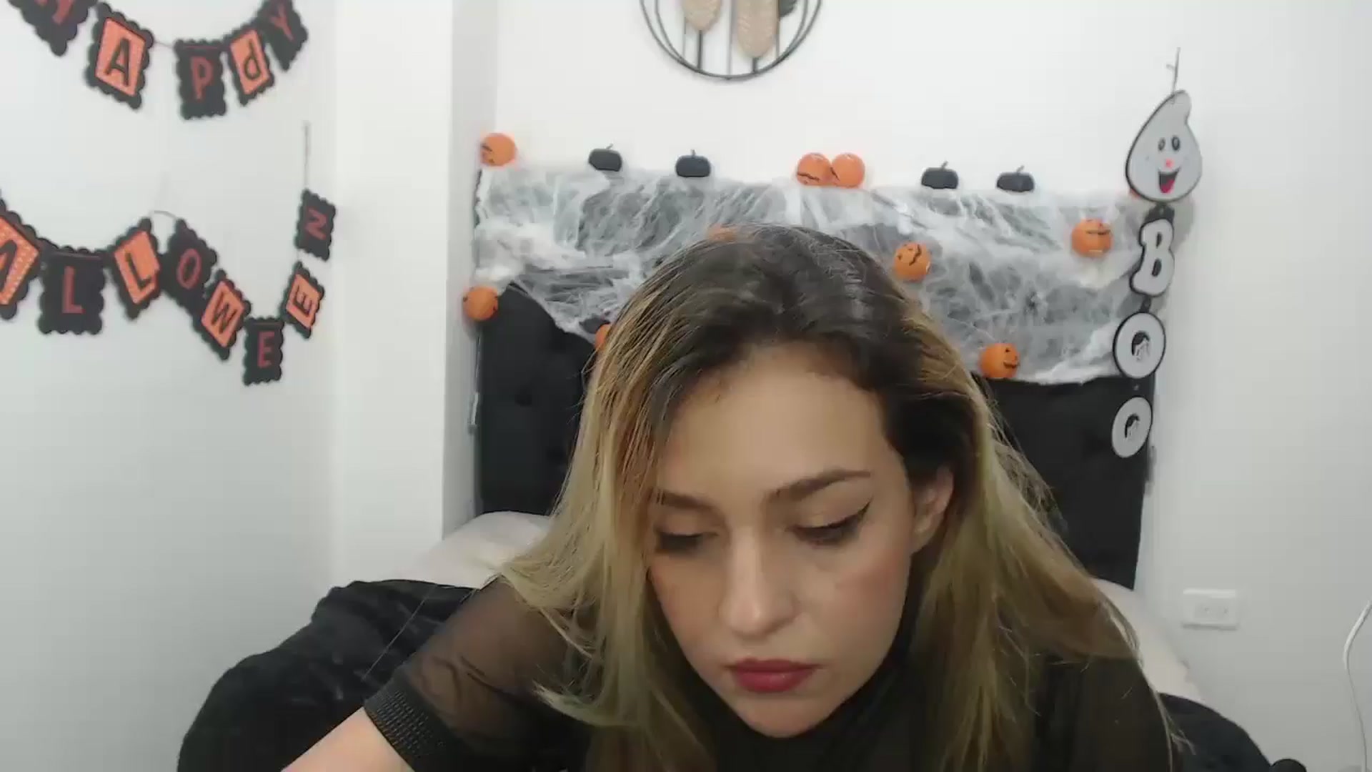 Gallery image thumbnail from CamilleDucan's myfreecams stream on, 10/25/2024, 18:48 image 1 of 20