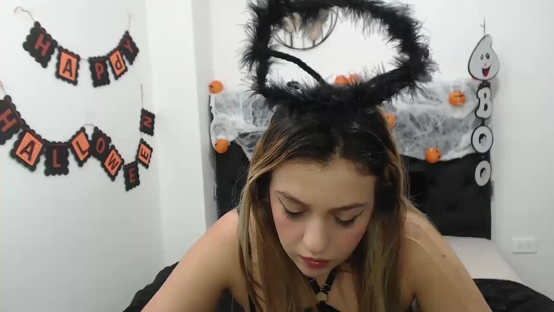 Gallery image thumbnail from CamilleDucan's myfreecams stream on, 10/30/2024, 15:17 image 5 of 20