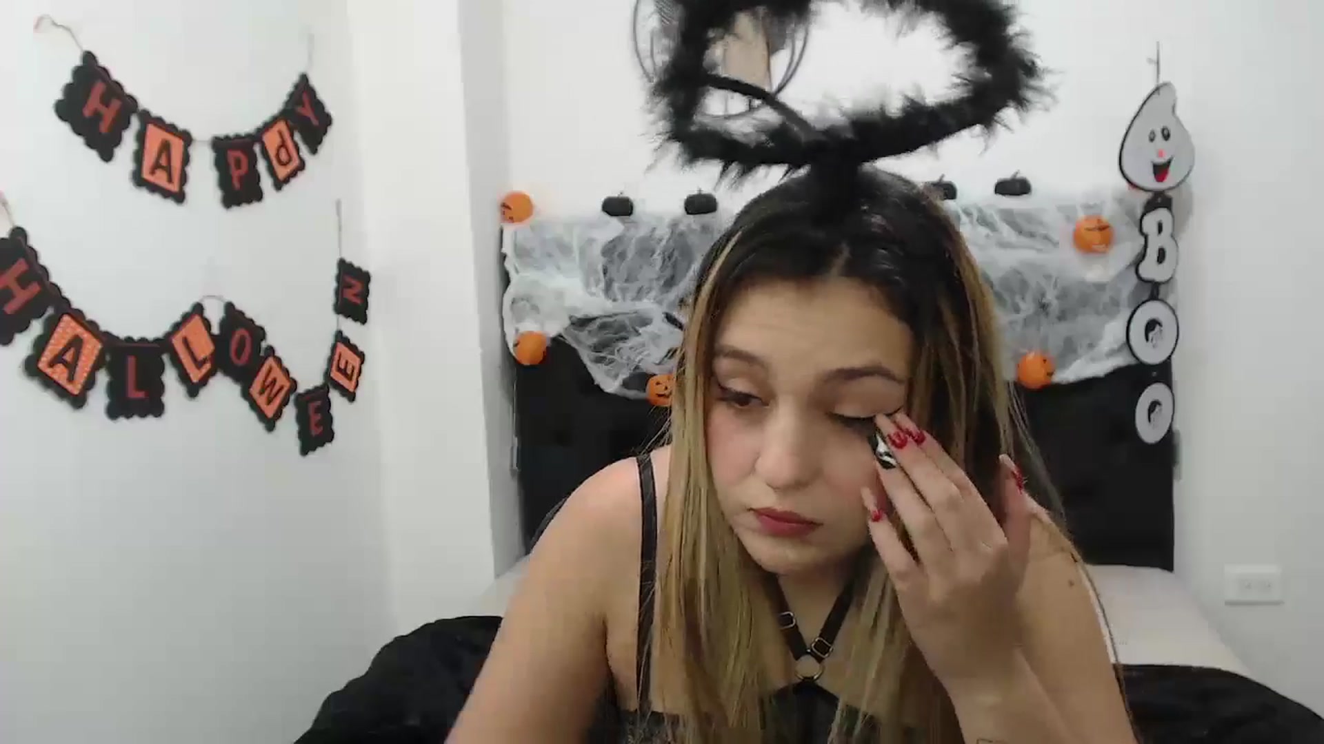 Gallery image thumbnail from CamilleDucan's myfreecams stream on, 10/30/2024, 15:17 image 11 of 20