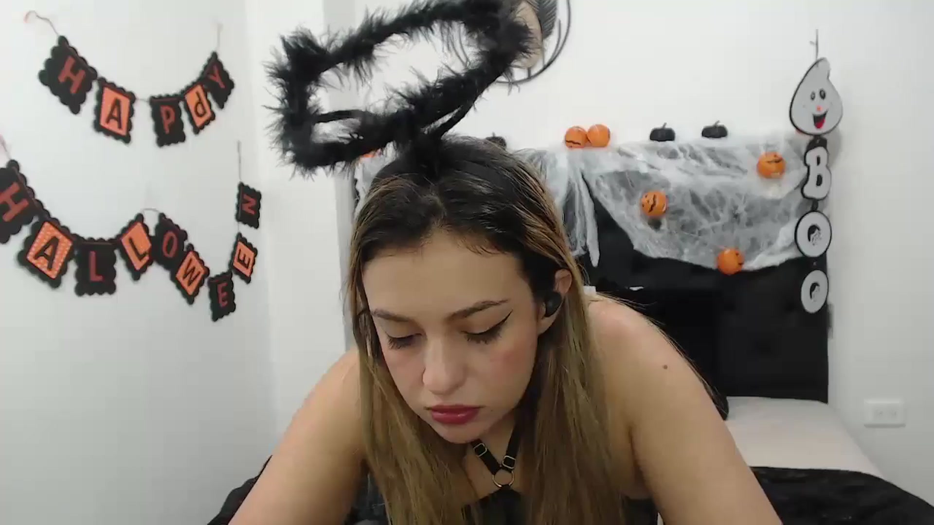Gallery image thumbnail from CamilleDucan's myfreecams stream on, 10/30/2024, 18:21 image 2 of 20