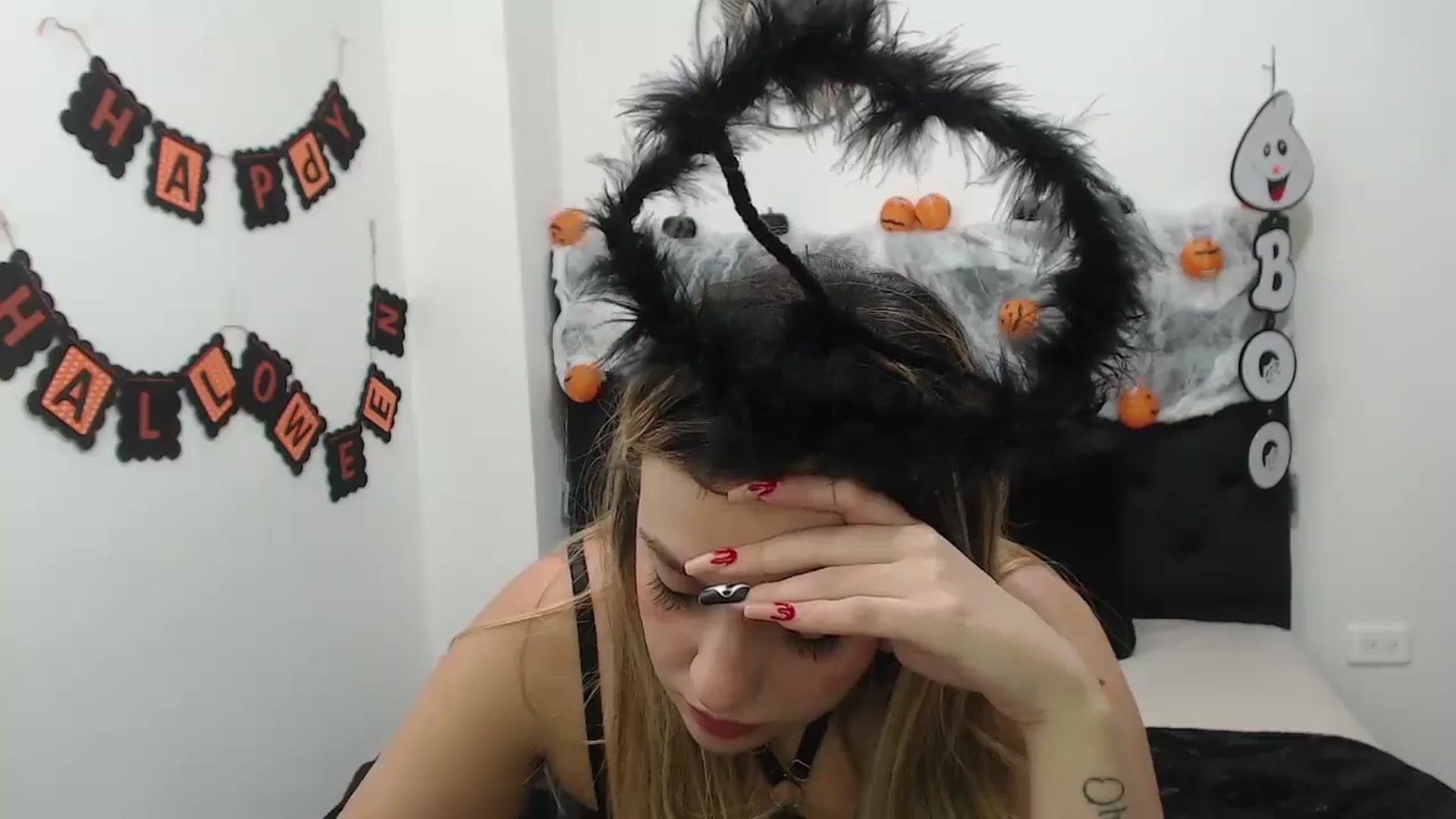 Gallery image thumbnail from CamilleDucan's myfreecams stream on, 10/30/2024, 18:21 image 6 of 20