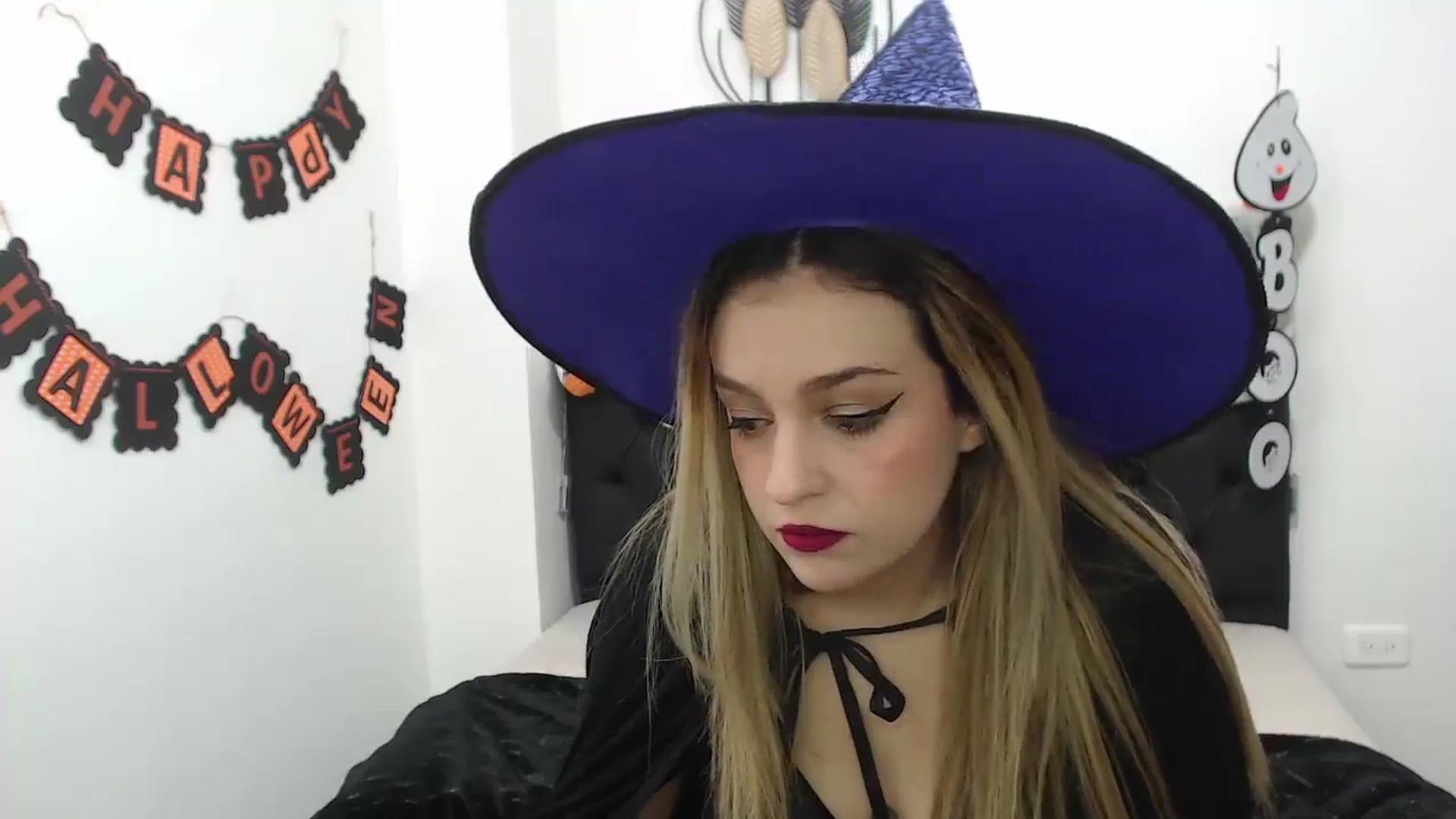 Gallery image thumbnail from CamilleDucan's myfreecams stream on, 10/31/2024, 13:28 image 19 of 20