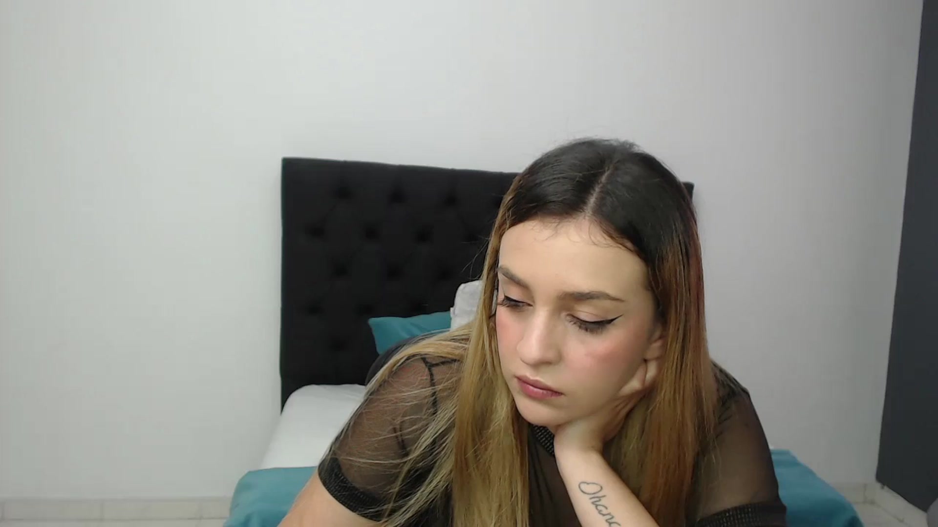 Gallery image thumbnail from CamilleDucan's myfreecams stream on, 11/09/2024, 14:35 image 3 of 20