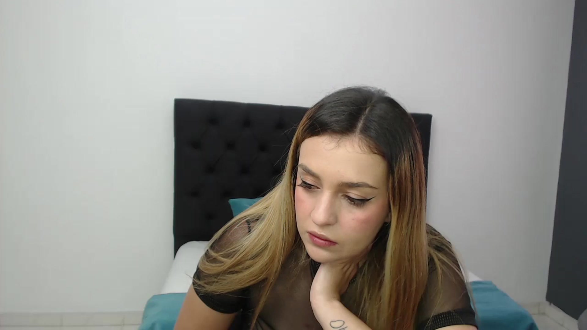Gallery image thumbnail from CamilleDucan's myfreecams stream on, 11/09/2024, 14:35 image 8 of 20