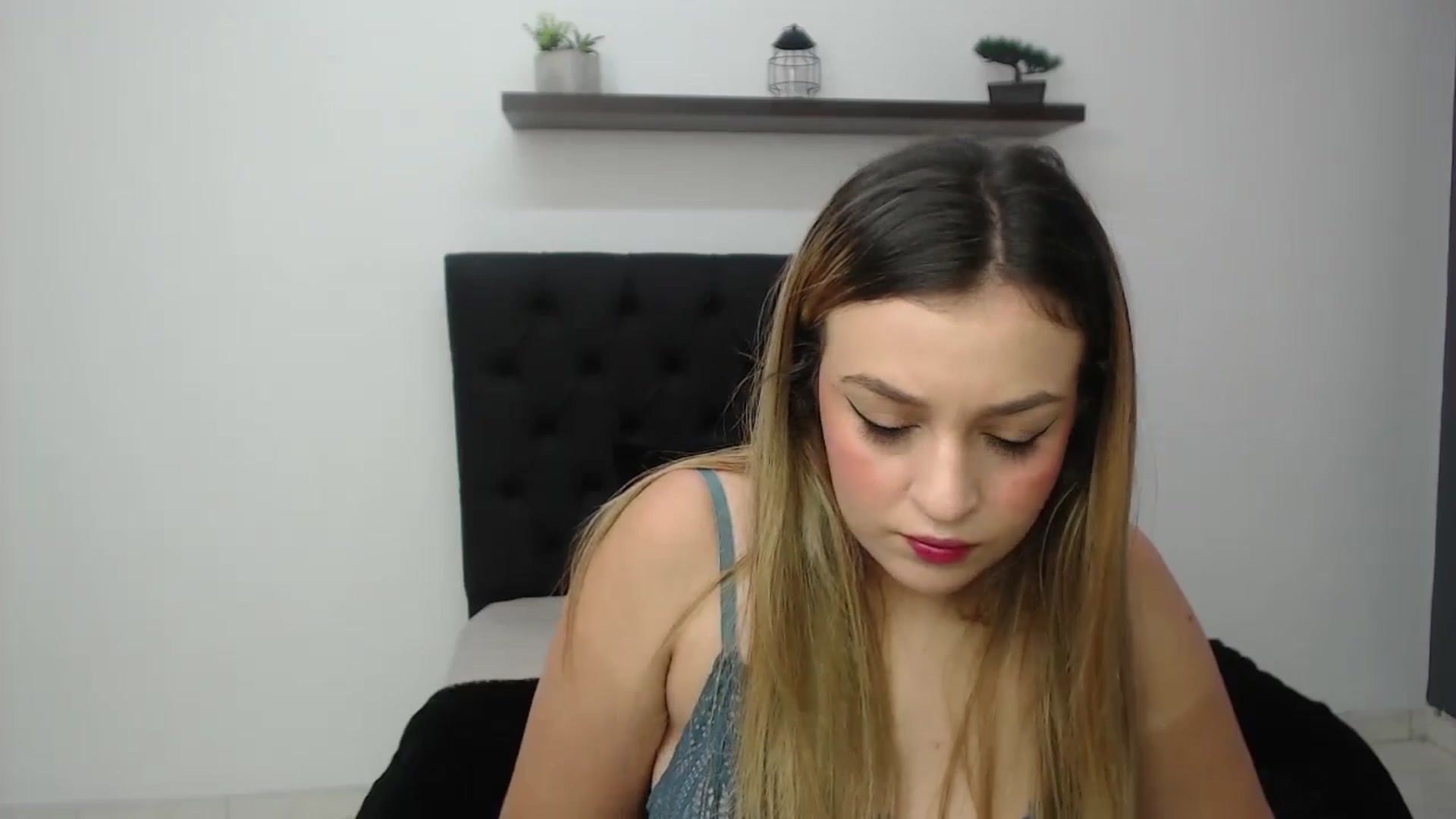 Gallery image thumbnail from CamilleDucan's myfreecams stream on, 11/13/2024, 13:24 image 8 of 20