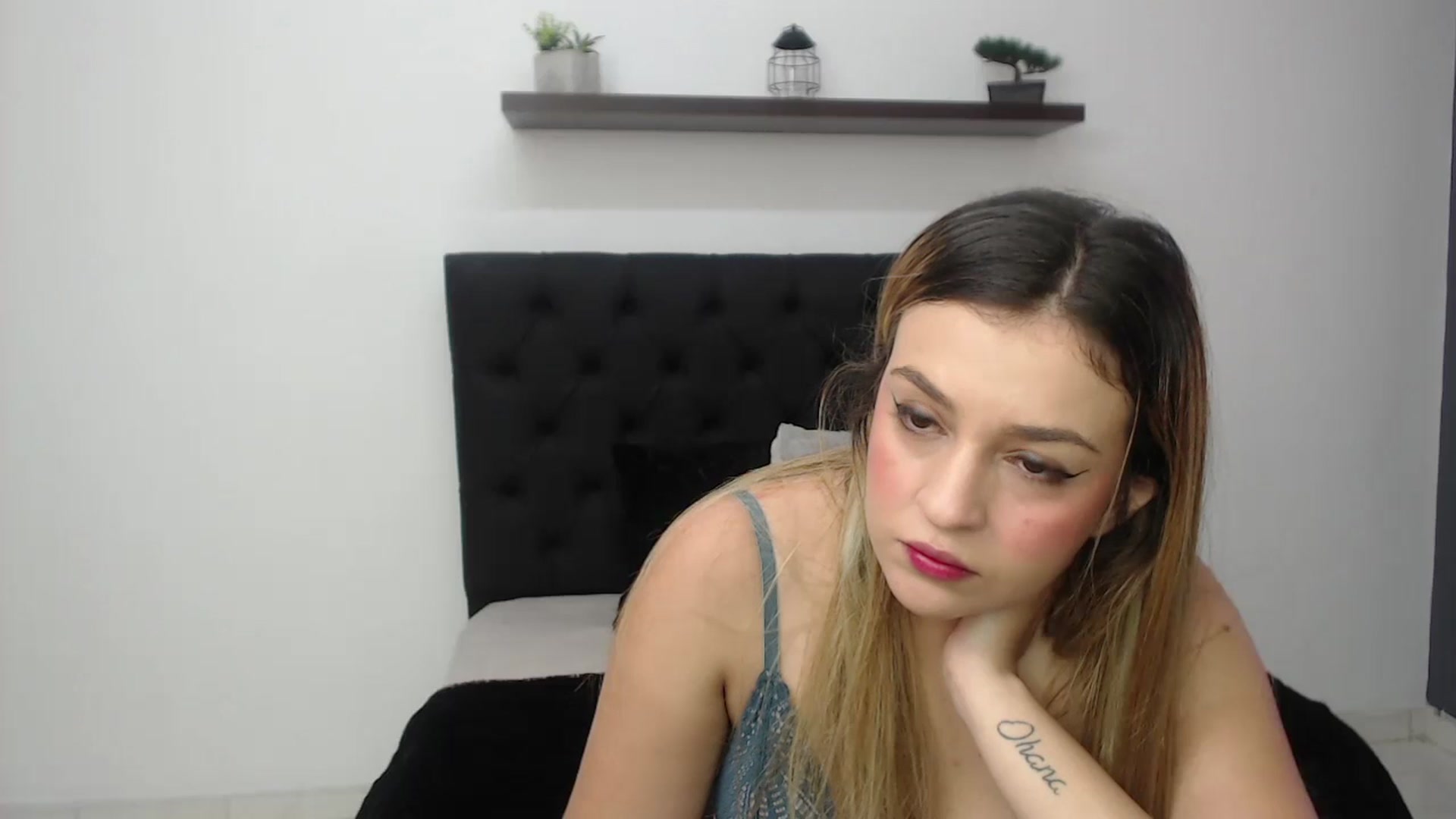 Gallery image thumbnail from CamilleDucan's myfreecams stream on, 11/13/2024, 13:24 image 4 of 20